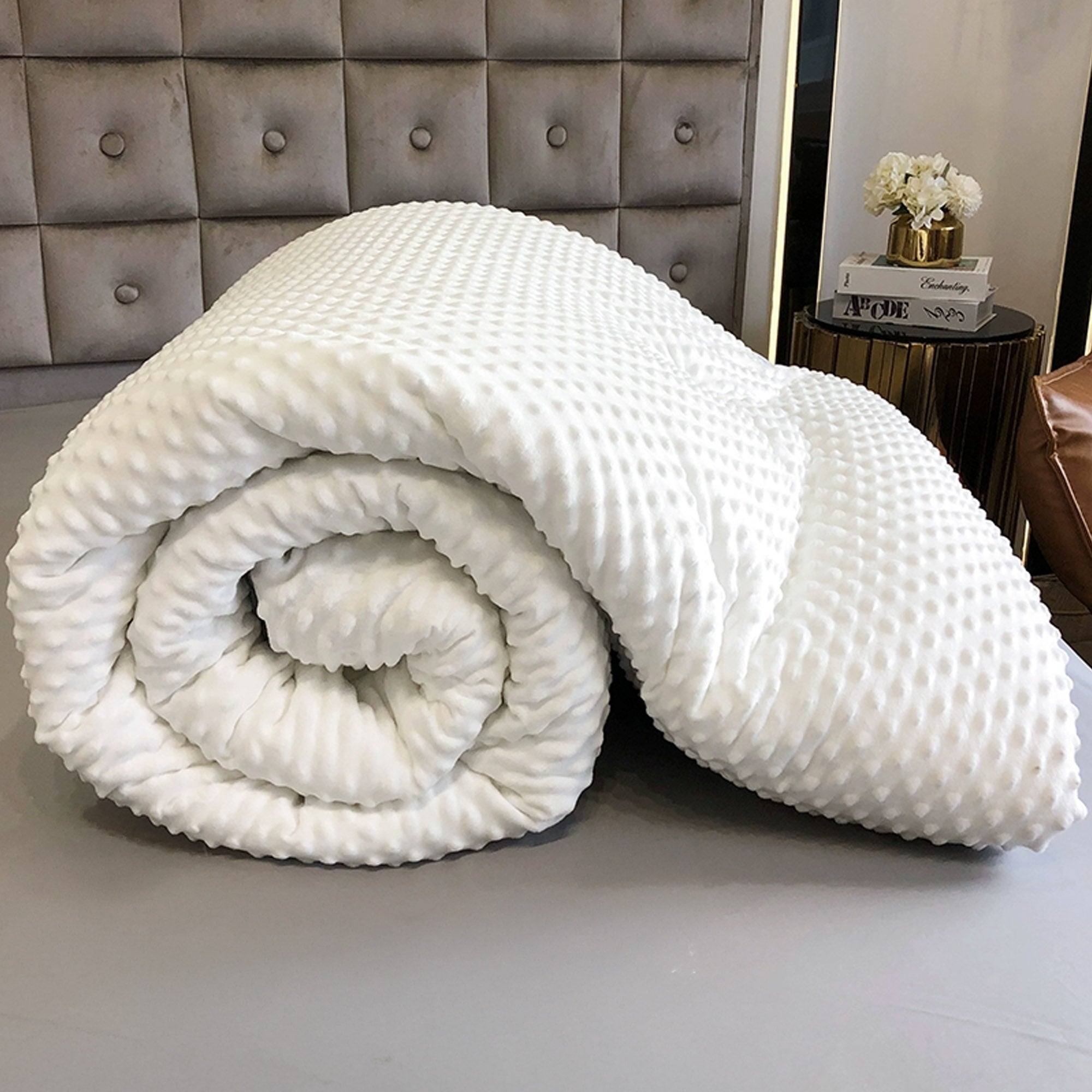 Soft Winter Plush Dot Massage Comforter - Ultra Cozy & Therapeutic Bedding for Stress Relief - Perfect for Cold Nights, Relaxation, and Home Spa Experience