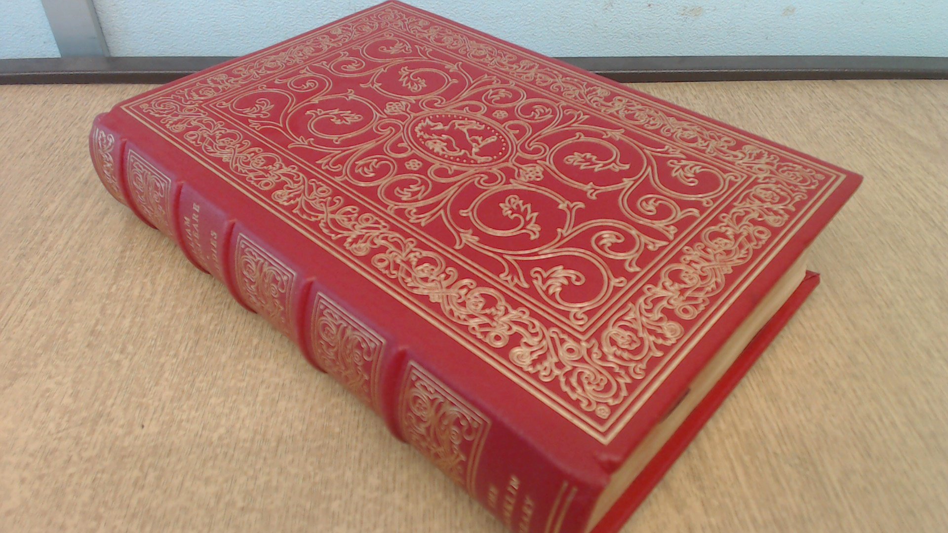Shakespeare: Eight Comedies - The Complete Collection | 100 Greatest Books of All Time | Perfect for Literature Lovers & Book Collectors