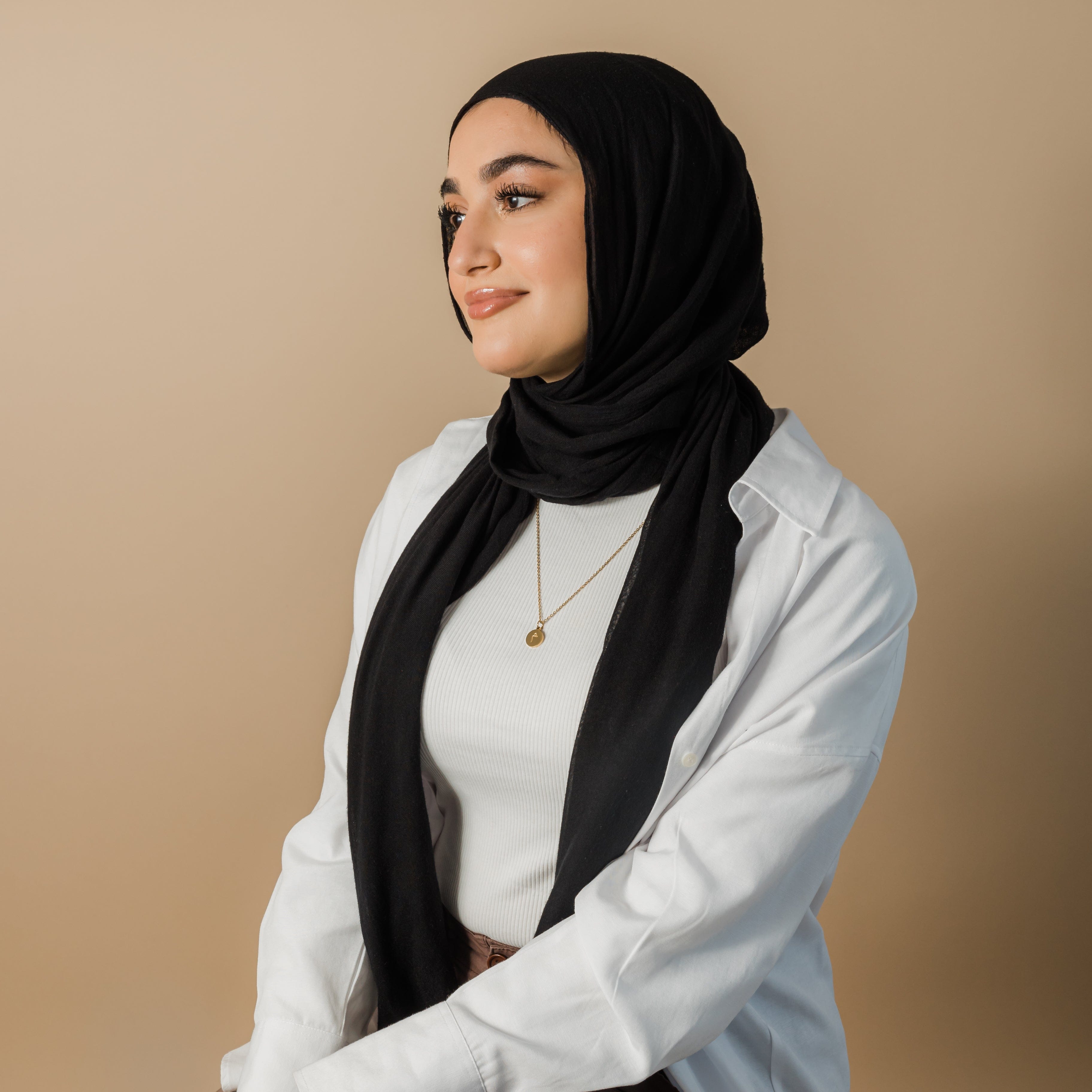 Elegant Arabic Letter Necklace - Personalized Arabic Calligraphy Pendant for Women - Perfect for Gifts, Weddings & Special Occasions