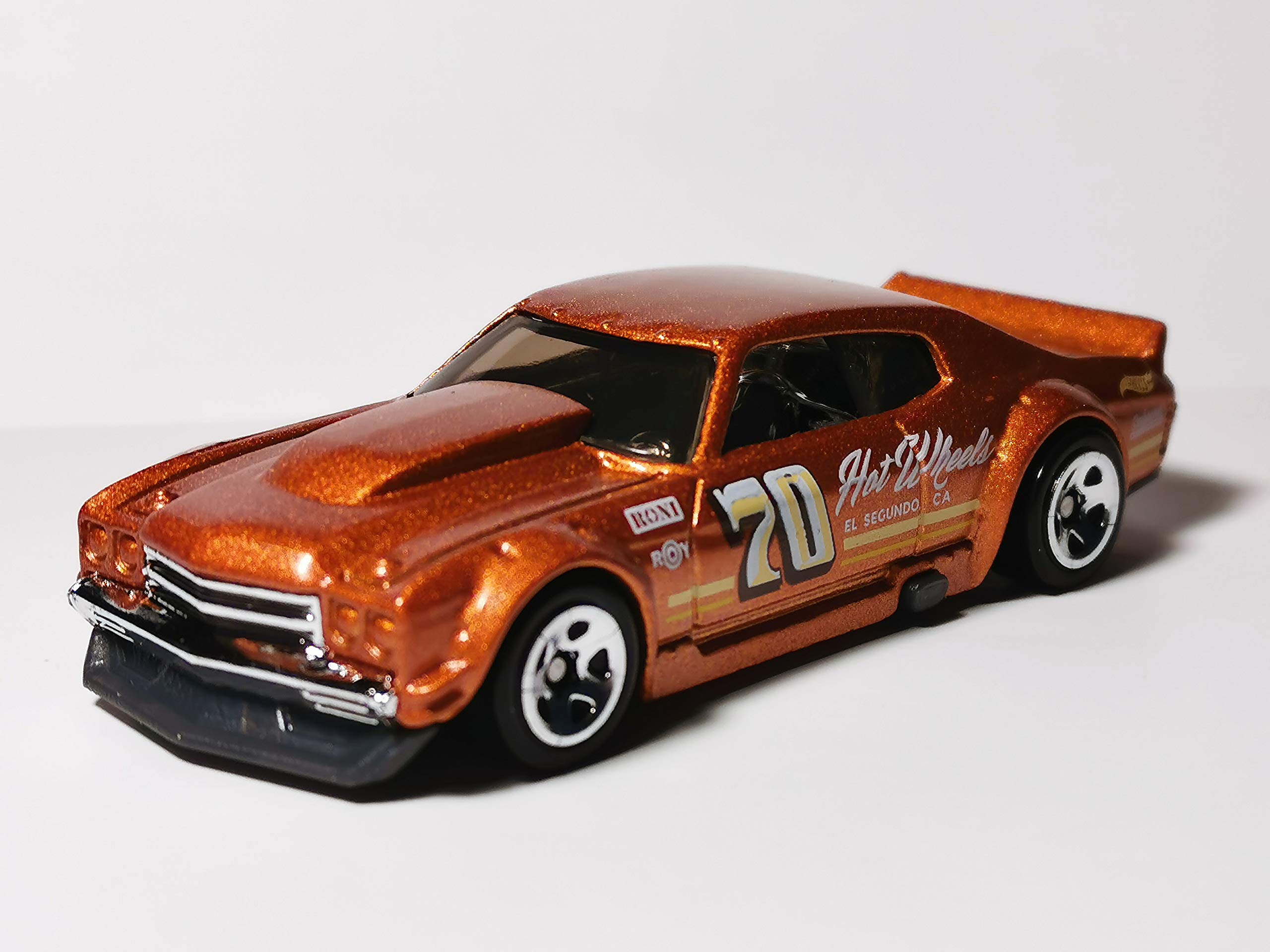 Hot Wheels Nightburnerz 5-Car Pack - Die-Cast Toy Cars for Kids & Collectors - Race Track Playset & Gift for Boys & Girls - Perfect for Birthday Parties & Playtime Fun