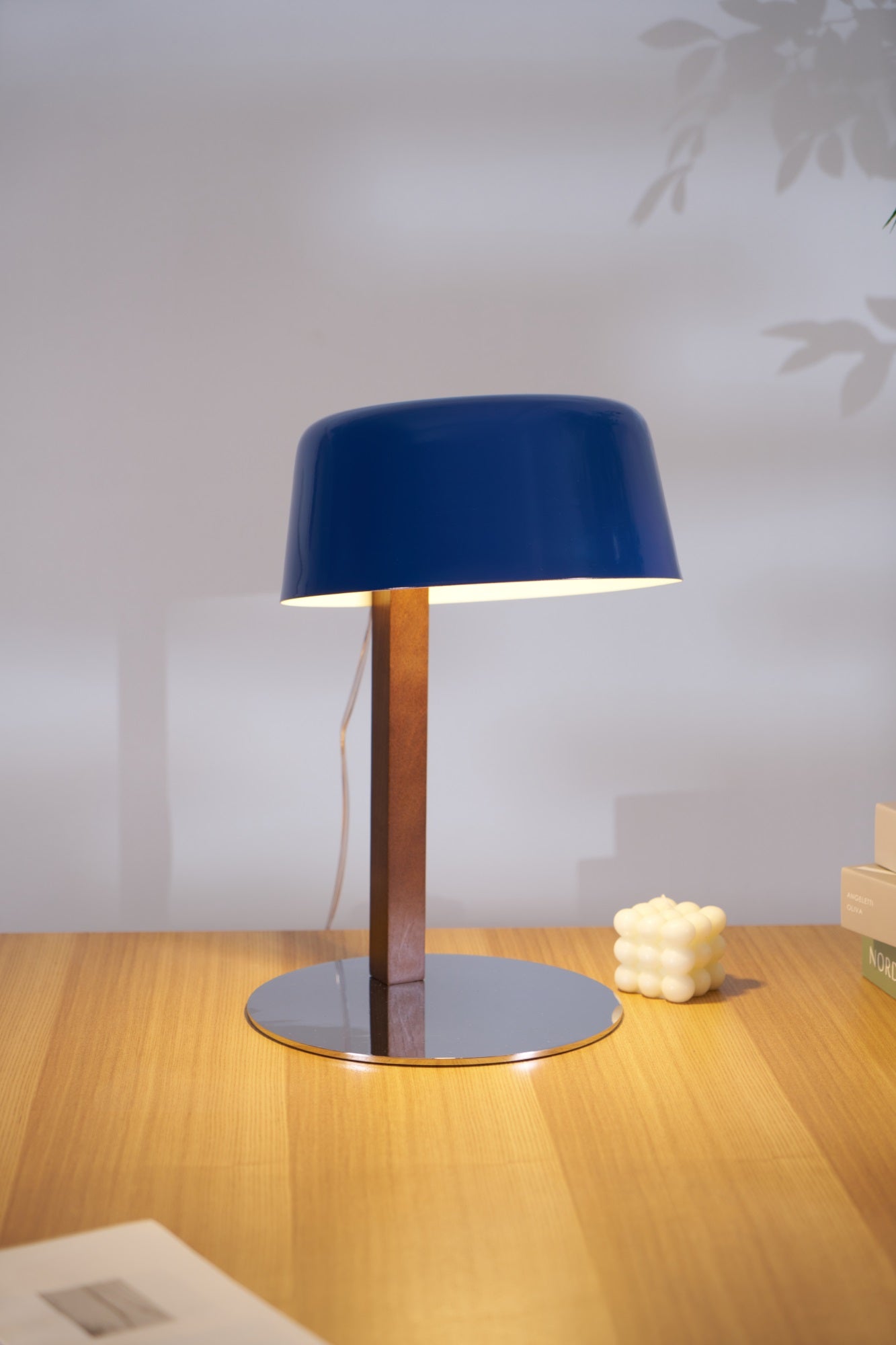 Dario Modern Tilted Table Lamp - Adjustable LED Desk Light for Home Office, Bedroom & Living Room - Perfect for Reading, Working & Decor