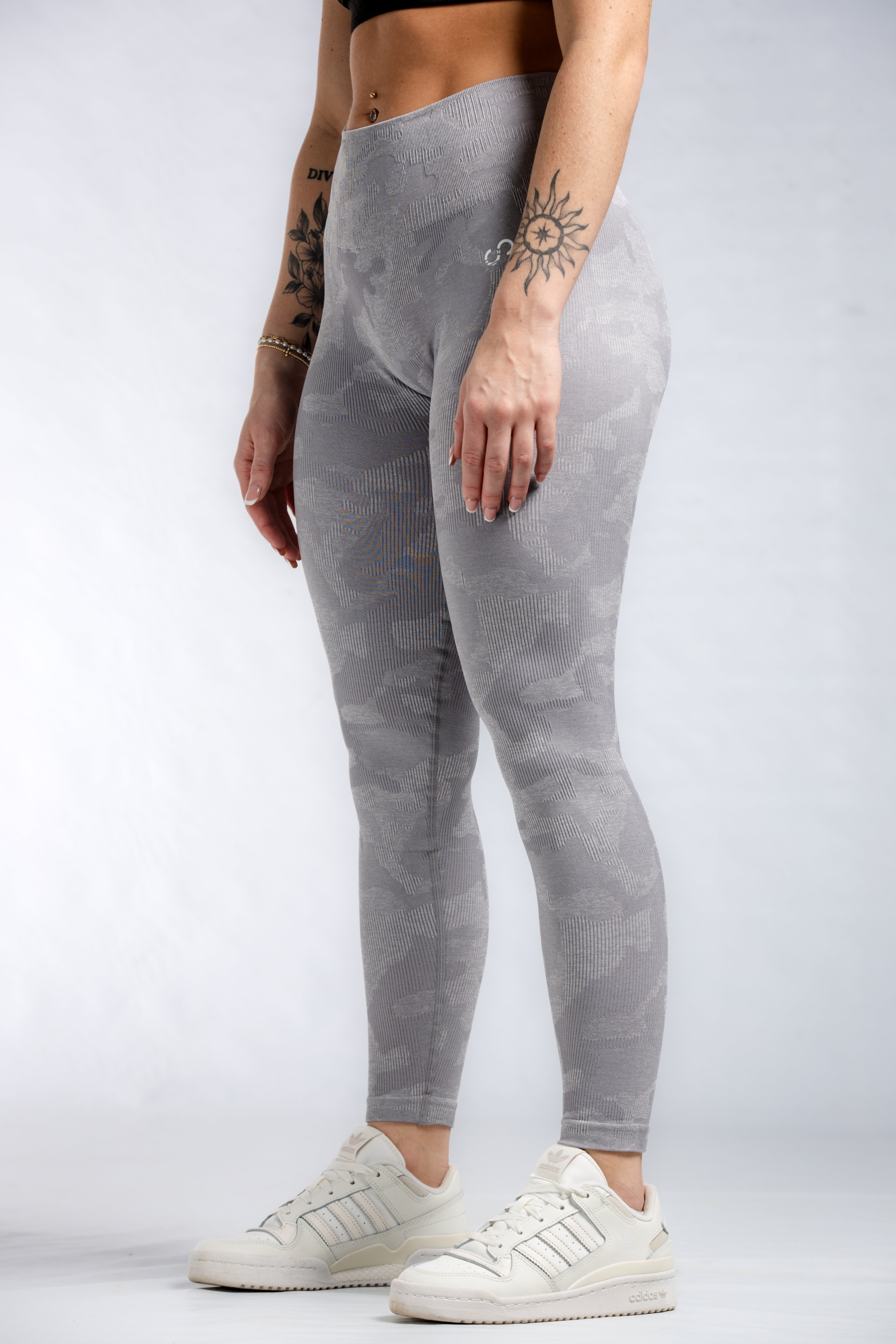 High Waist Seamless Leggings with Scrunch Butt - Grey Camo Print Yoga Pants for Women, Workout, Running & Lounge Wear