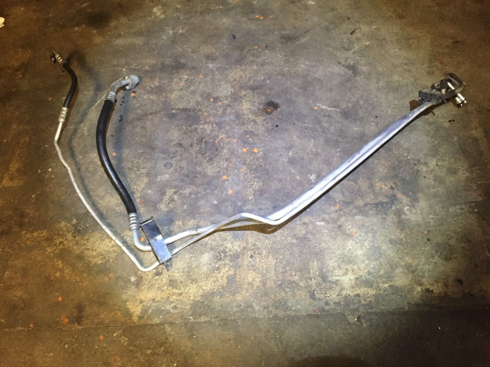 Mercedes ML320 W163 AC Air Conditioner Evaporator Drier Hose Pipe OEM Replacement Part - Perfect for AC System Repair & Maintenance