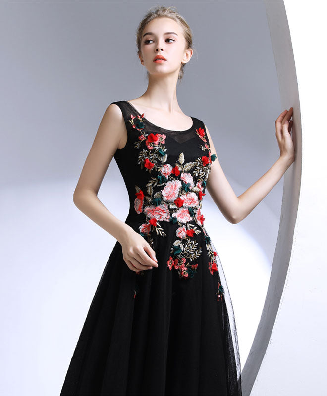 Elegant Black Round Neck Long Prom Dress for Women - Formal Evening Gown for Homecoming, Ball & Special Occasions
