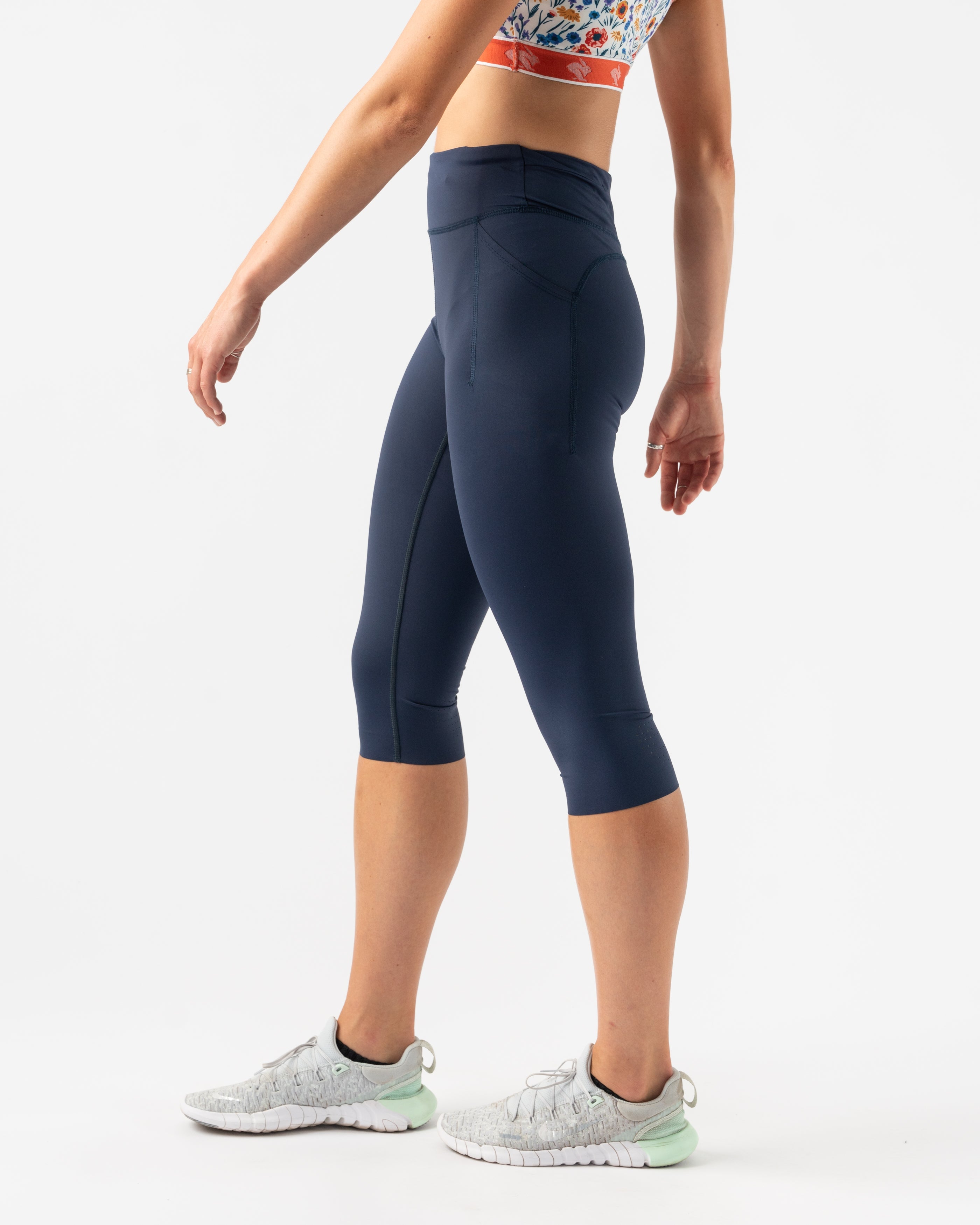 High-Performance Women's Speed Capris - Quick-Dry, Breathable & Stretchable Running & Workout Leggings for Active Lifestyles - Perfect for Gym, Yoga, Jogging & Outdoor Sports