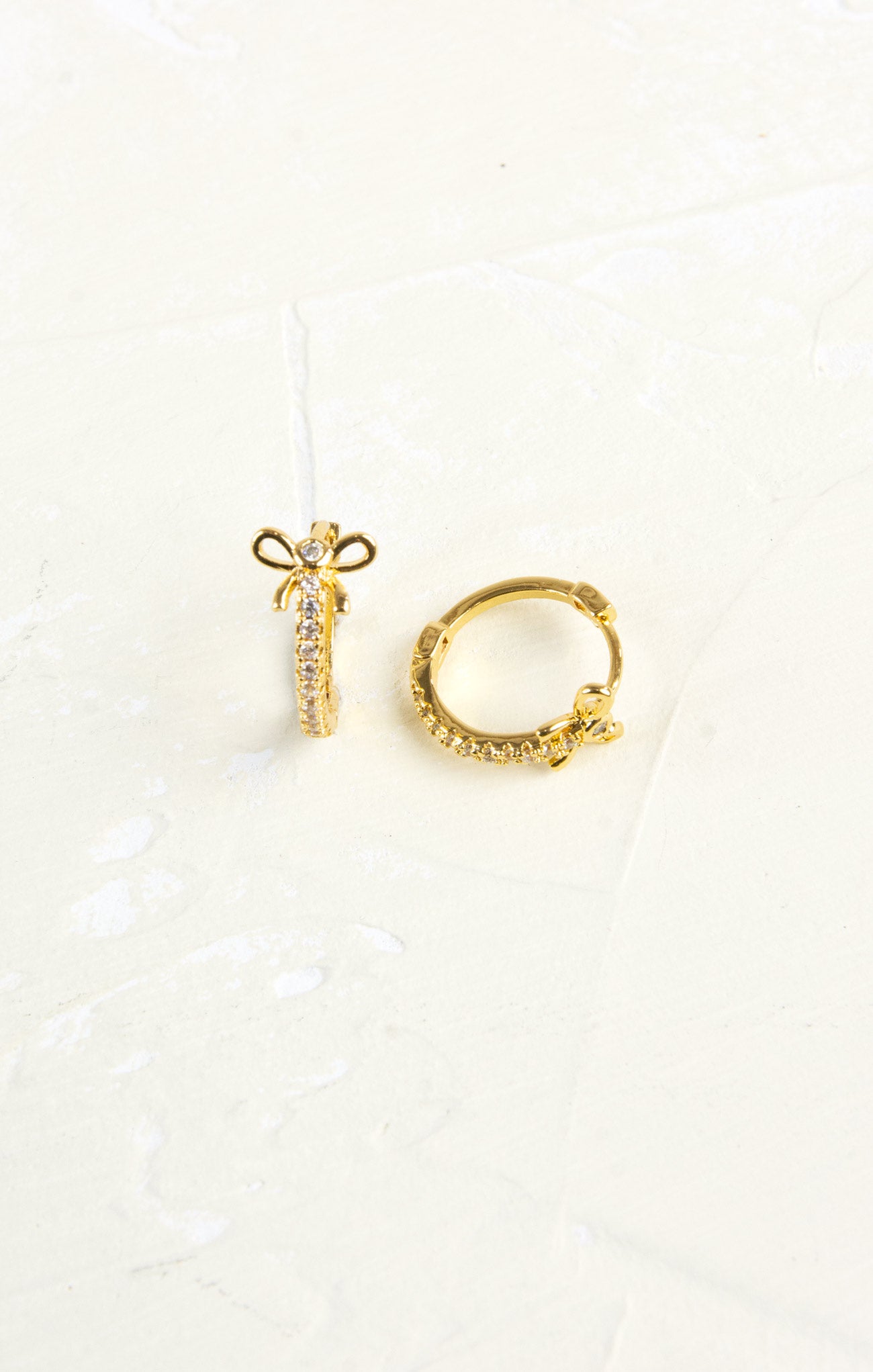 Elegant Bow Detailed Hoop Earrings for Women - Stylish Dainty Jewelry for Parties, Weddings & Everyday Wear