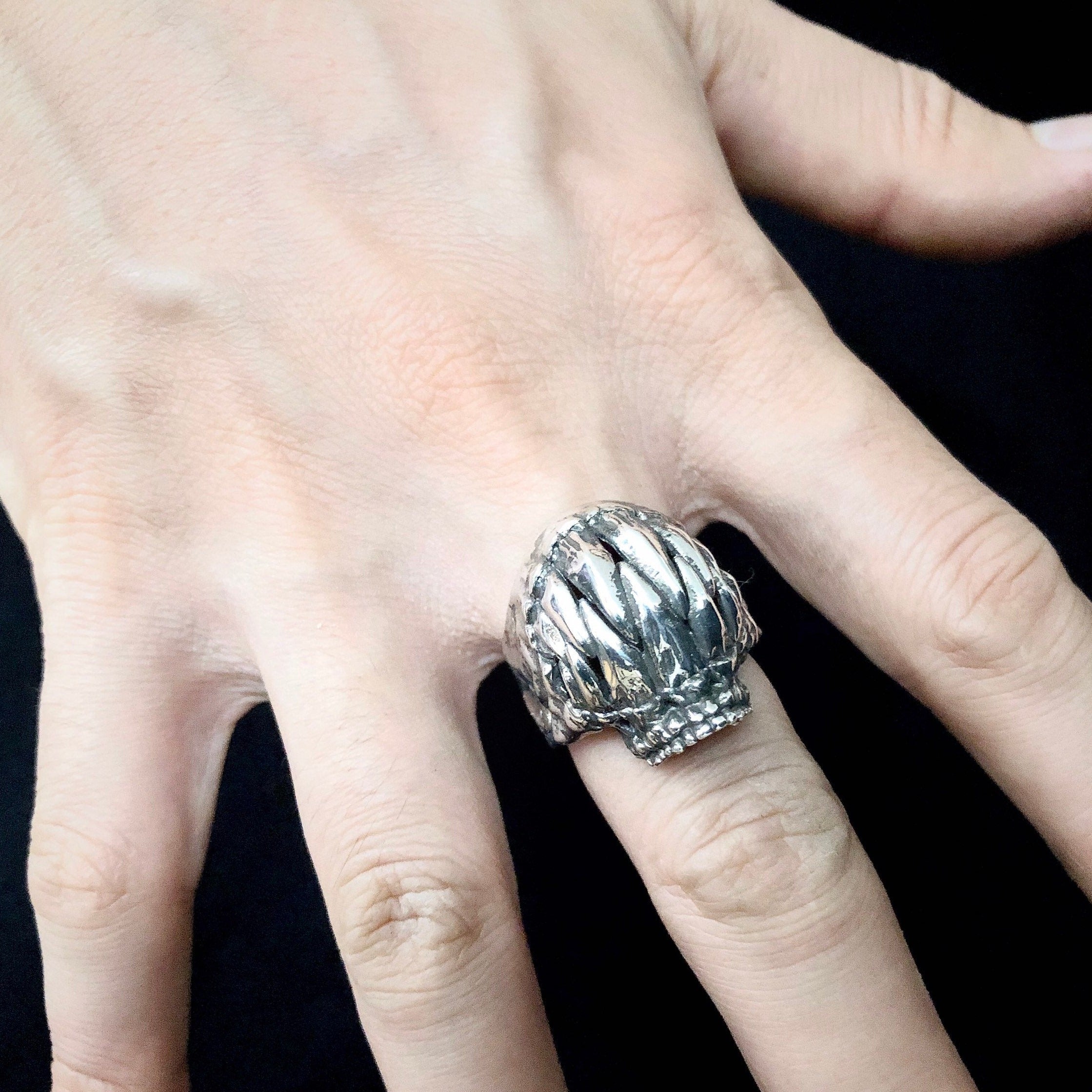 Gothic Monster Teeth Skull Ring for Men - Punk Rock Jewelry, Halloween Costume Accessory - Perfect for Parties, Concerts & Dark Fashion