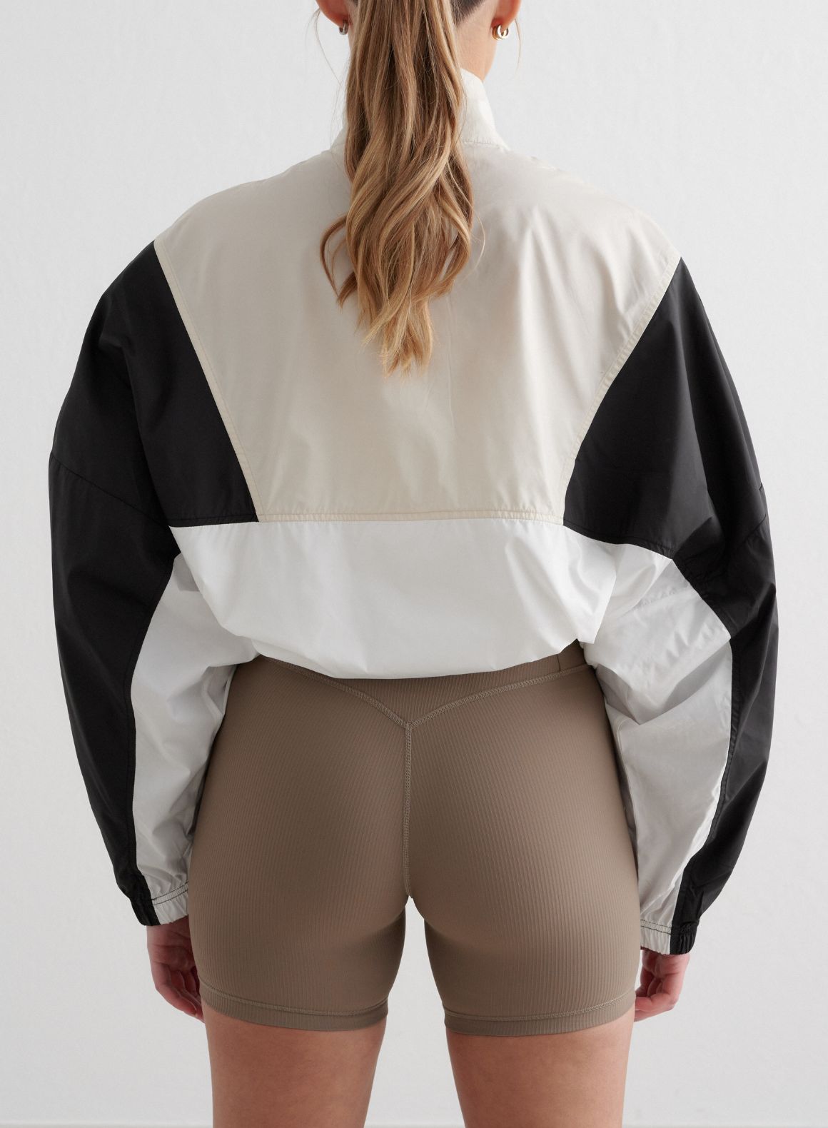 Café Au Lait Windproof Balance Block Jacket - Lightweight Windstopper for Running, Hiking & Outdoor Activities