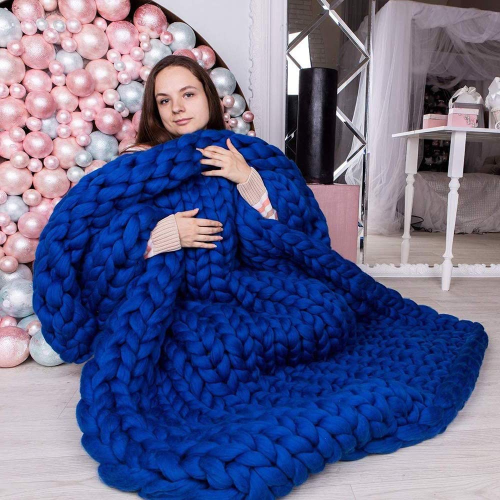 Extra Large Chunky Knit Blanket - 80x100cm Handwoven Weighted Throw Blanket for Adults, Soft & Cozy Braided Yarn Blanket for Bed, Couch & Chair - Perfect for Winter Nights, Home Decor & Gift (Blue)