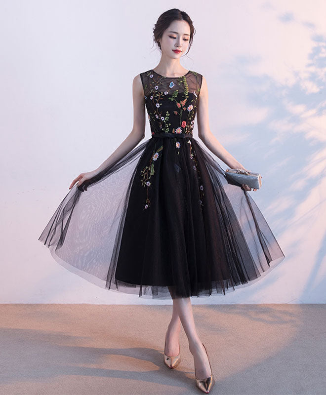 Elegant Black Round Neck Lace Tulle Short Prom Dress - Sexy Evening Party Gown for Homecoming, Cocktail, Formal Events & Special Occasions