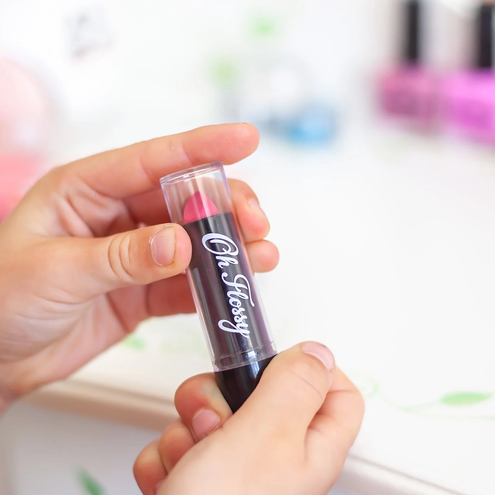 Oh Flossy Lipstick - Long Lasting Matte Liquid Lipstick, Vegan & Cruelty-Free, 12 Hour Wear, for Parties, Dates & Everyday Makeup