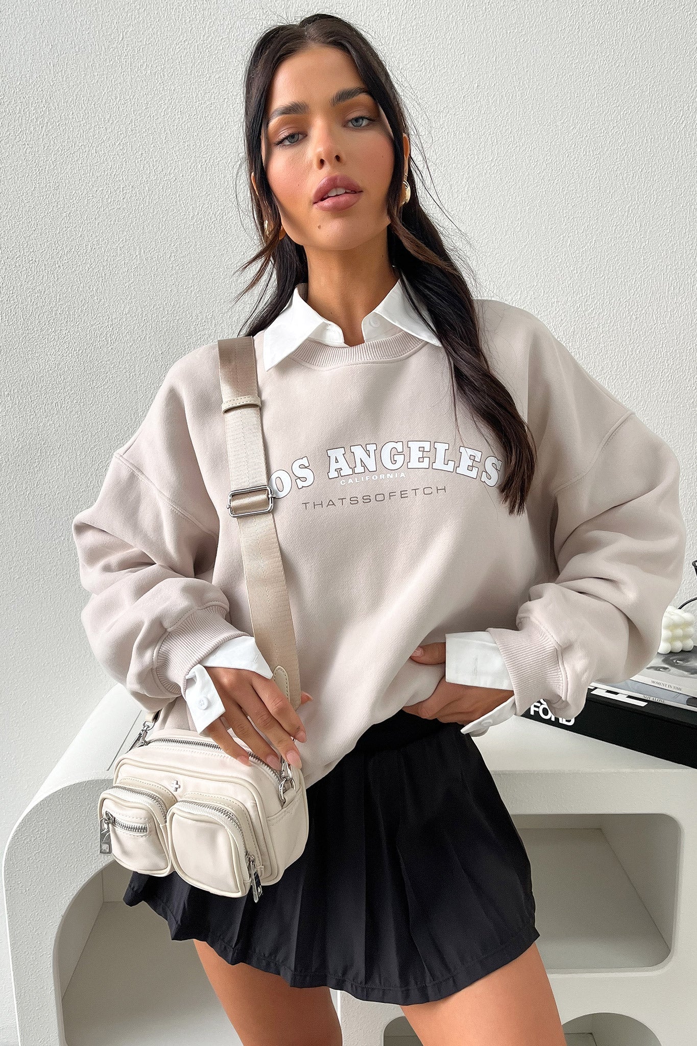 Los Angeles Crewneck Sweatshirt - Soft & Comfortable Bone Color Unisex Pullover | Perfect for Casual Wear, Street Style & Layering
