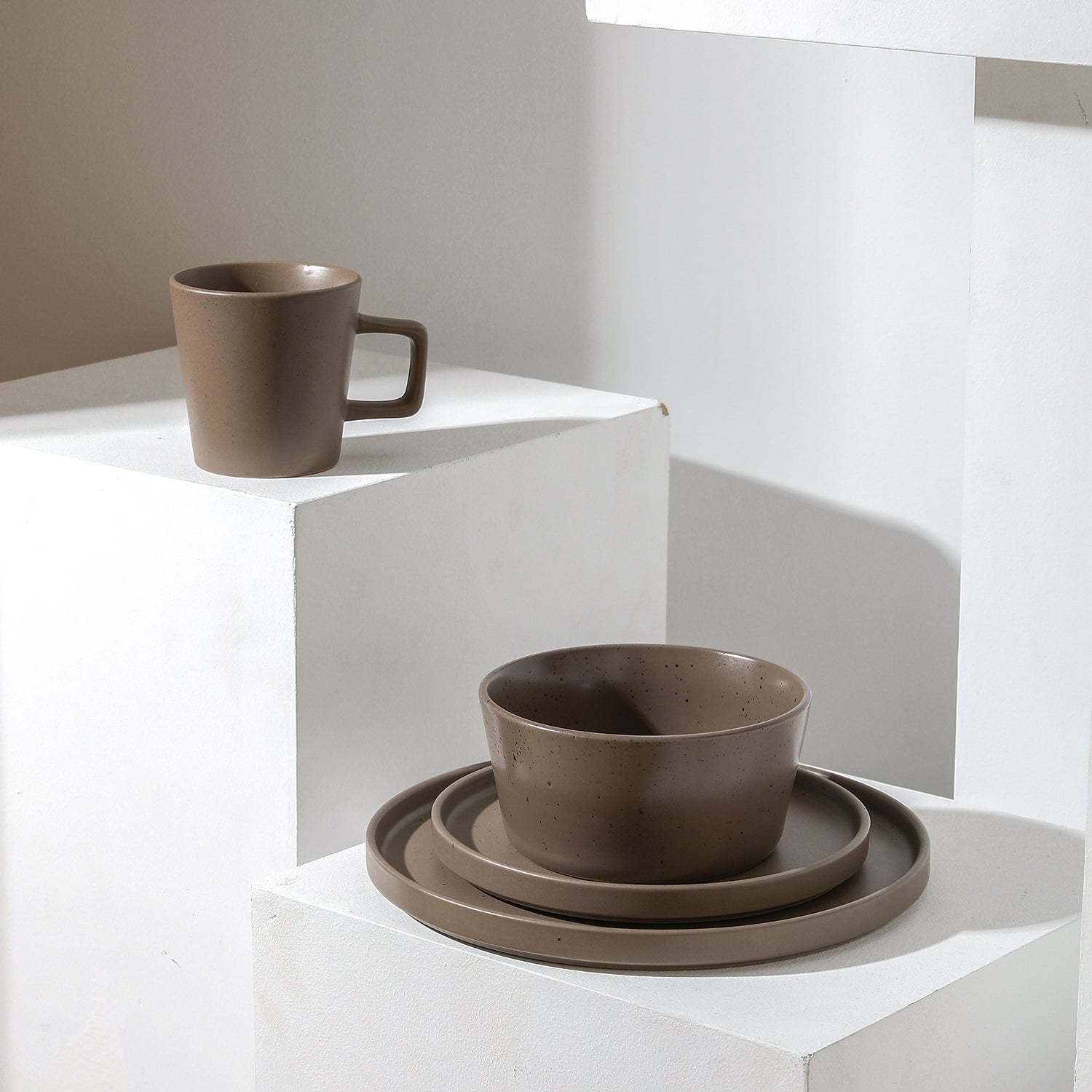 Premium Celina Stoneware Dinnerware Set - 16-Piece Brown Matte Ceramic Plates & Bowls for Everyday Dining & Entertaining