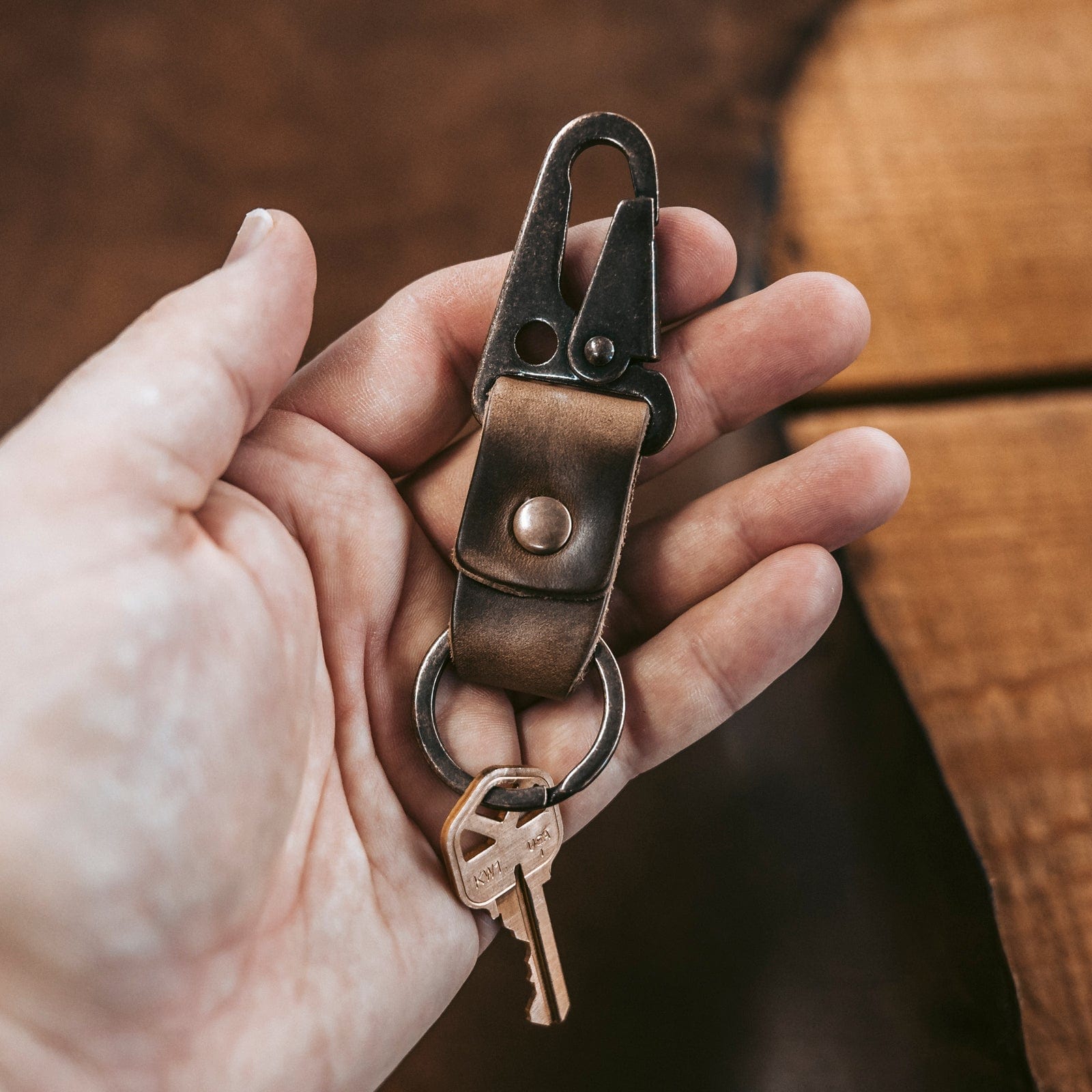 Premium Leather Keychain Clip - Durable & Stylish Key Holder for Home, Office, and Travel Accessories