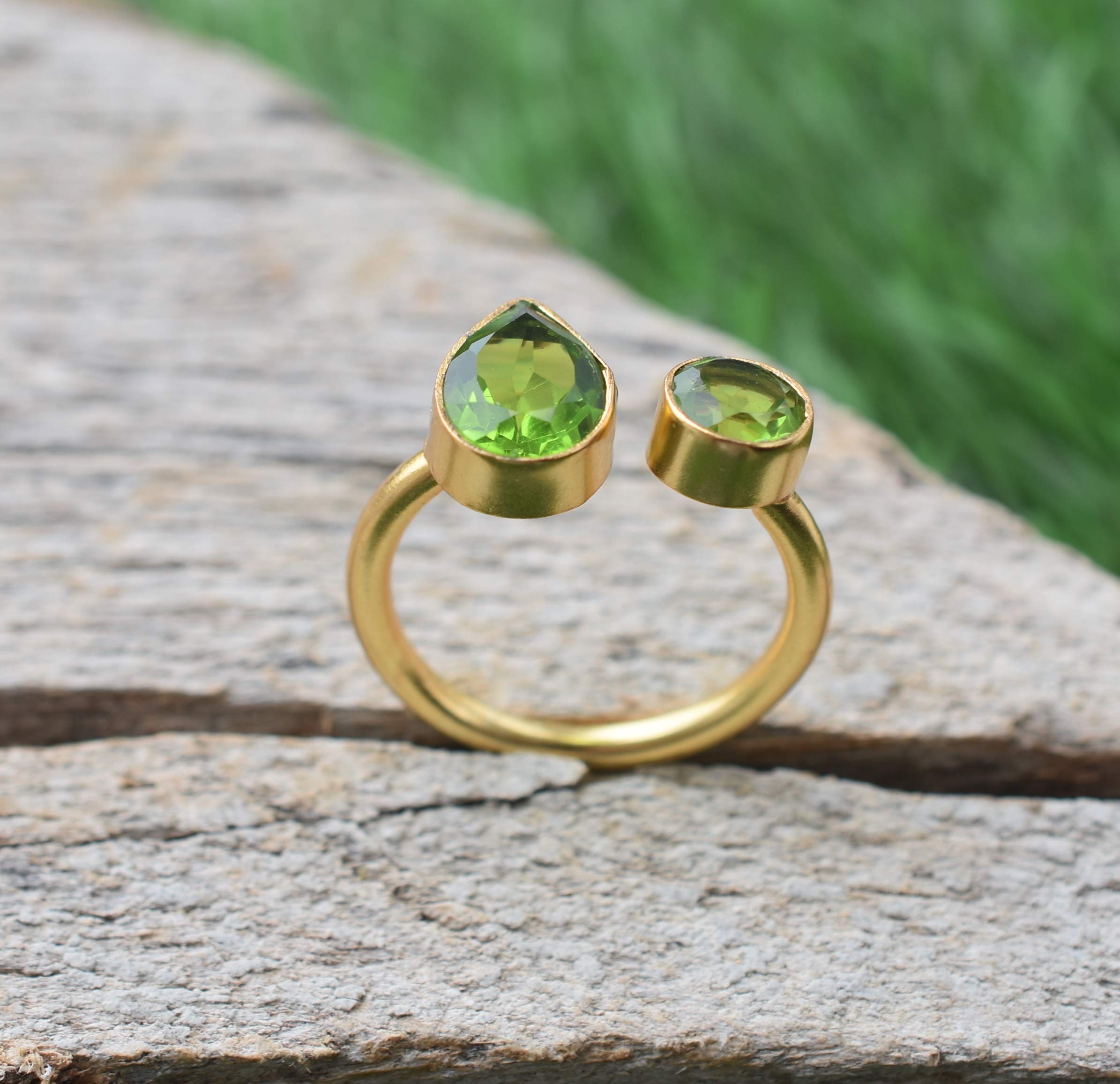 August Birthstone Peridot Ring for Women - Minimalist Green Adjustable Statement Jewelry | Delicate Costume Ring with Multi-Stone Design | Perfect for Everyday Wear, Gifts & Special Occasions