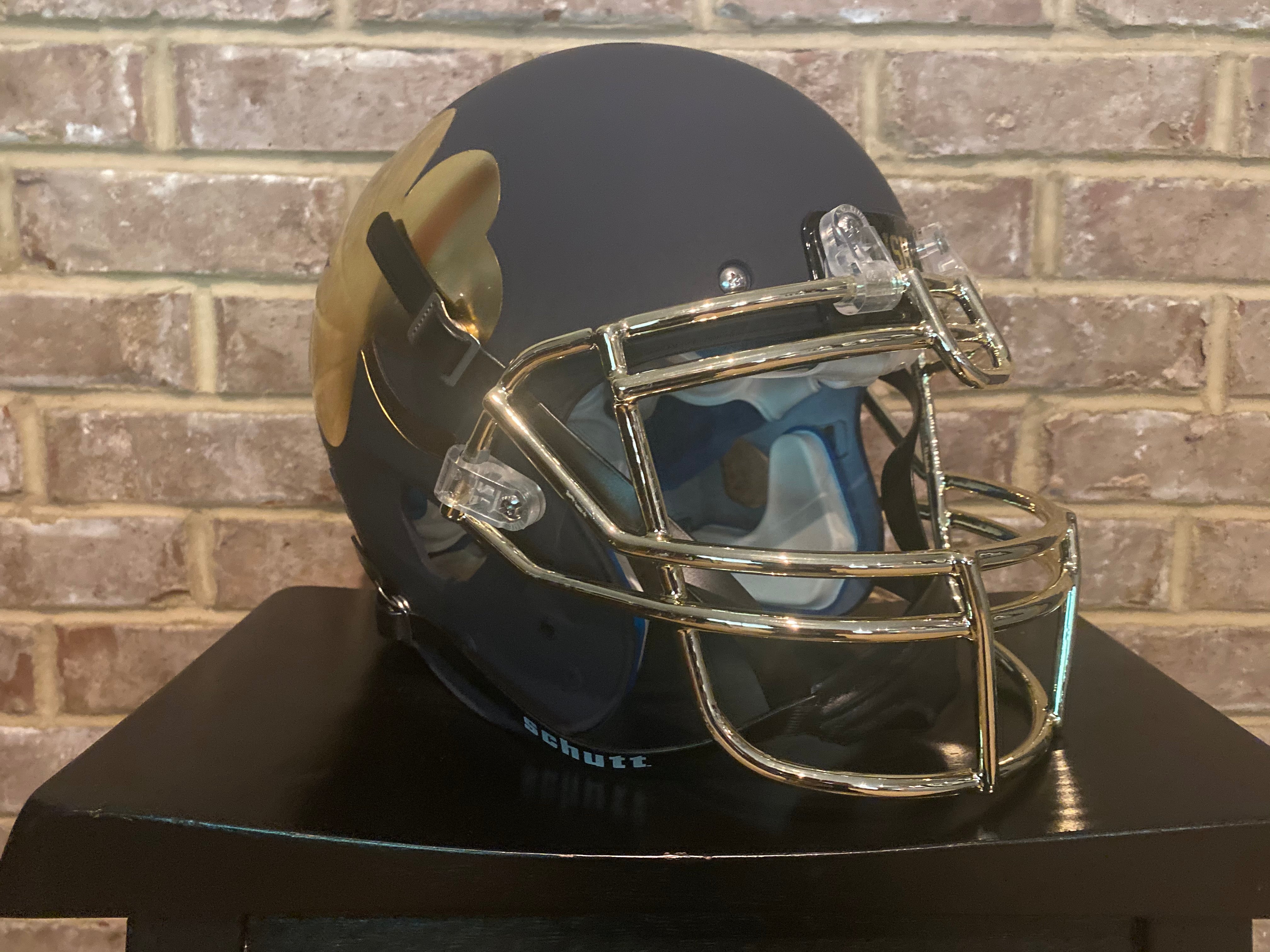Notre Dame Fighting Irish 2021 Shamrock Navy Authentic Schutt Tradition Full Size Football Helmet - Perfect for Game Day, Collectibles, and Sports Memorabilia Display