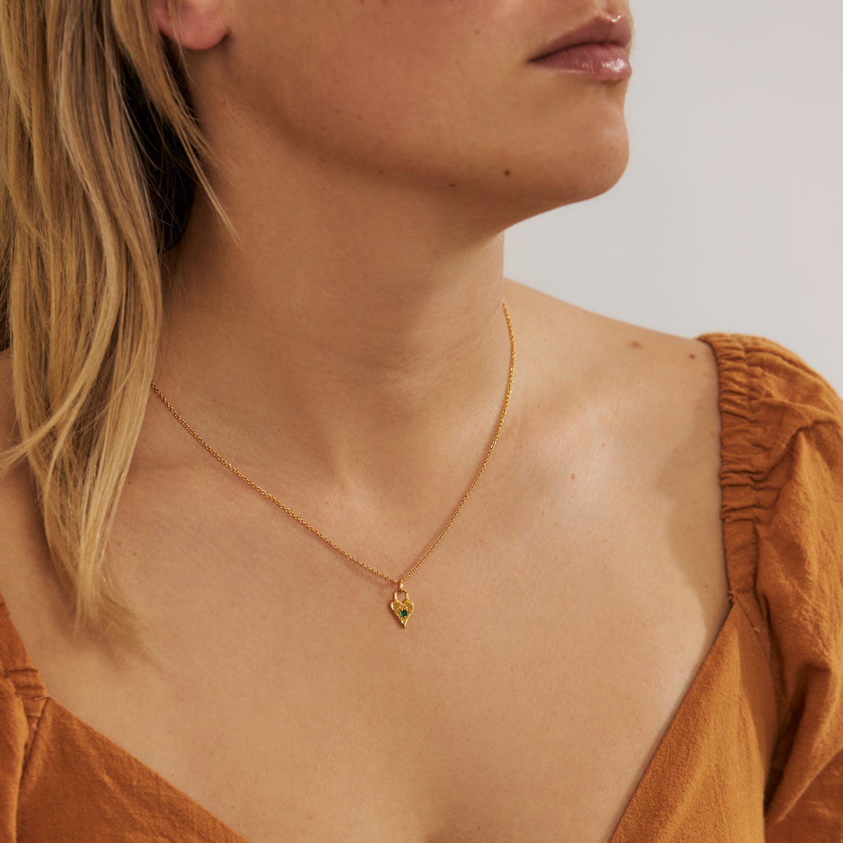18K Gold Love Heart Green Onyx Necklace for Women - Elegant Jewelry Gift for Valentine's Day, Anniversary & Special Occasions