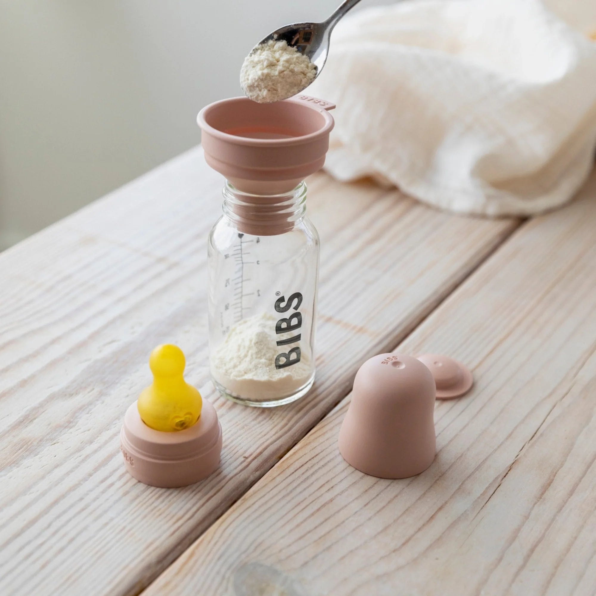 Premium Glass Baby Bottles Set - 225ml (8oz) with Soft Silicone Bibs - BPA-Free, Safe for Newborns & Infants - Perfect for Breastfeeding, Formula Feeding & On-the-Go Use