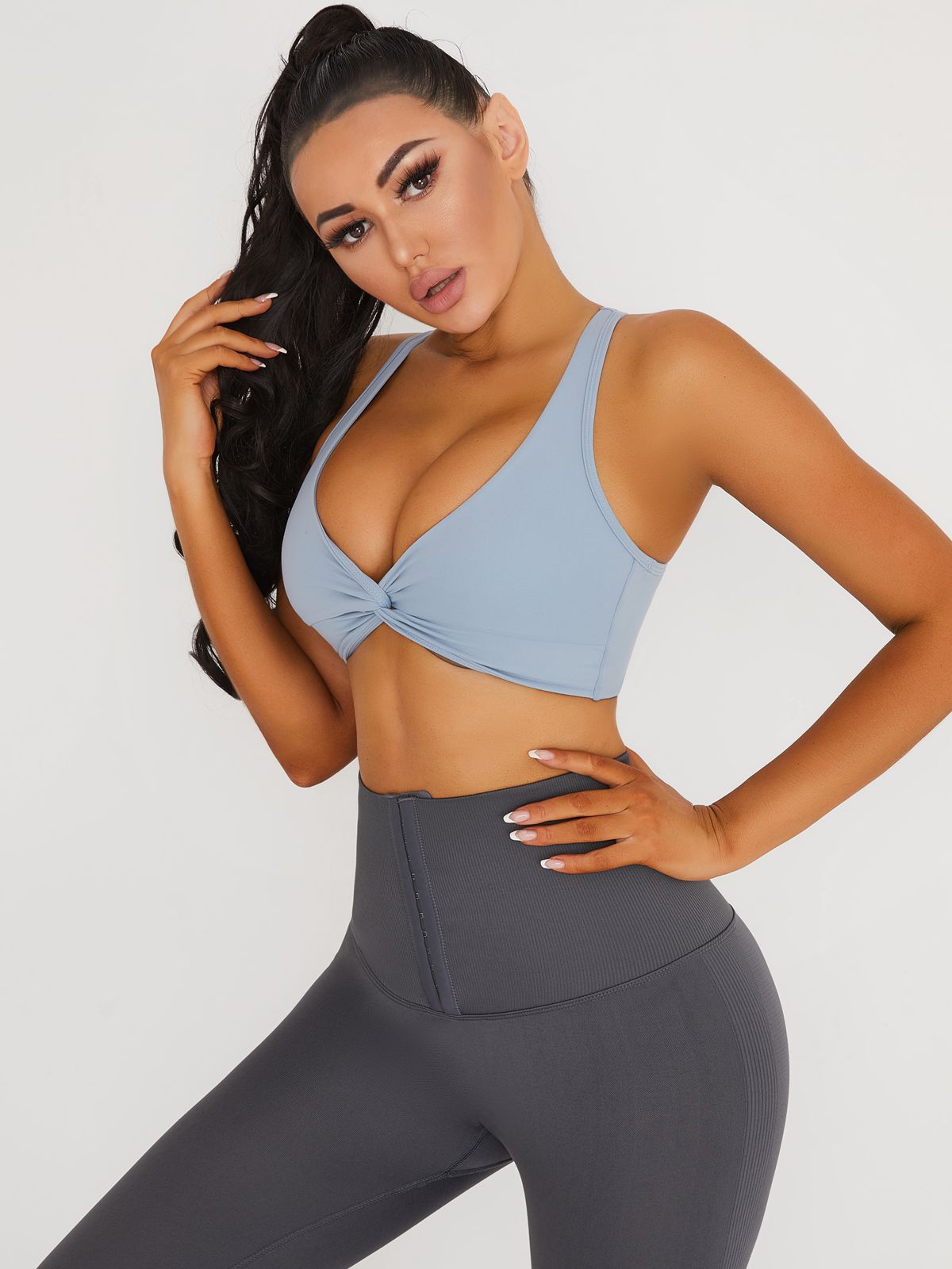 ZASUWA Women's V-Neck Sports Bras - High Support Workout Tops for Running, Yoga & Gym - Breathable & Comfortable Activewear