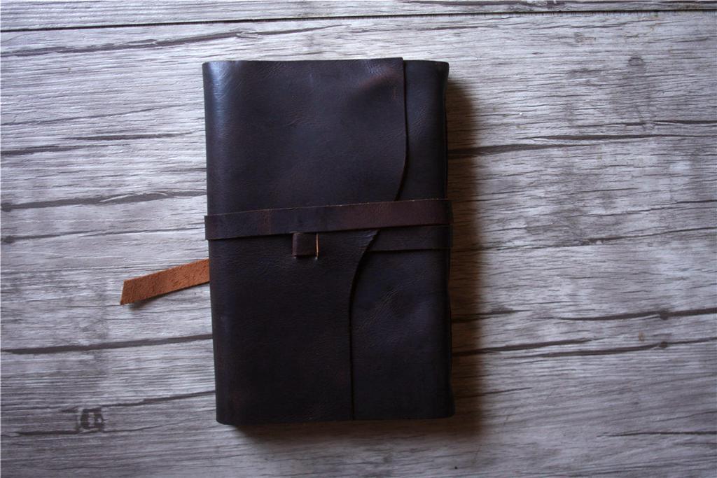 Premium Leather Graduation Memory Book - Scrapbook Photo Album for High School & College Graduates - Perfect for Preserving Graduation Photos & Memories