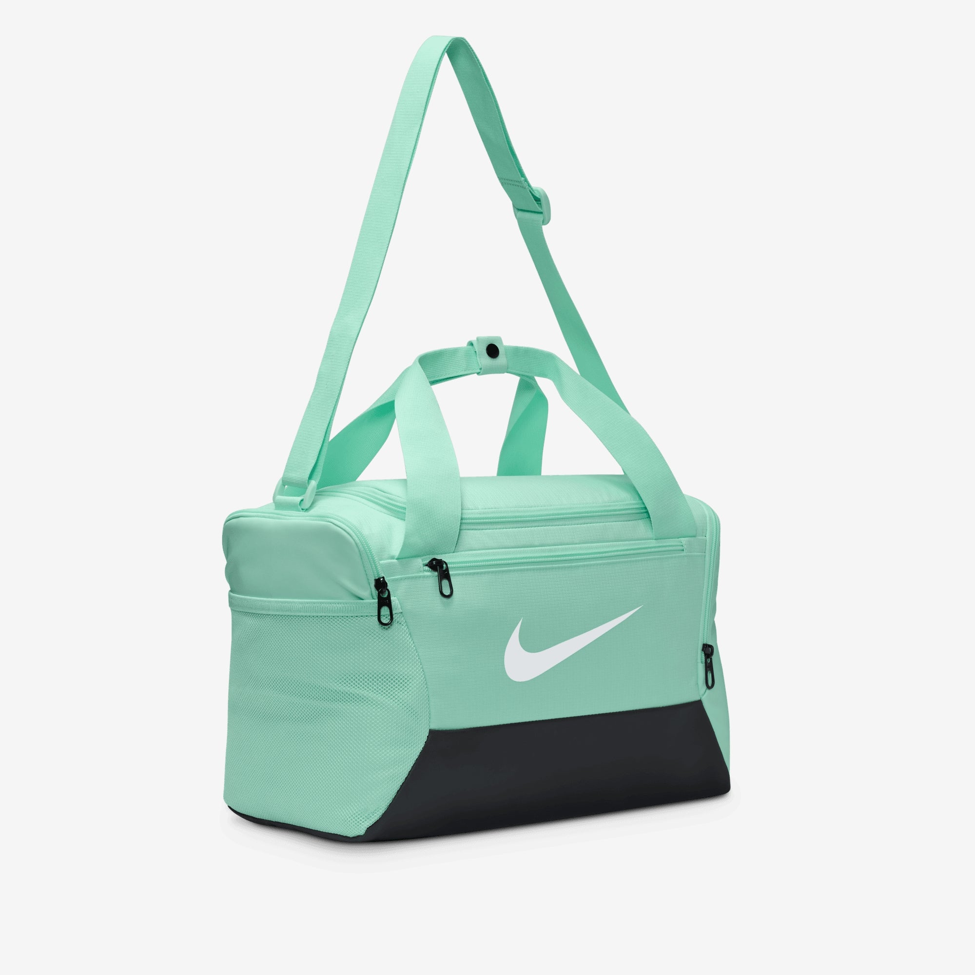 Nike Brasilia 9.5 Training Duffel Bag - Large Gym Bag for Men & Women, Water-Resistant Sports Equipment Bag for Travel, Workout, Fitness, Sports Gear Storage