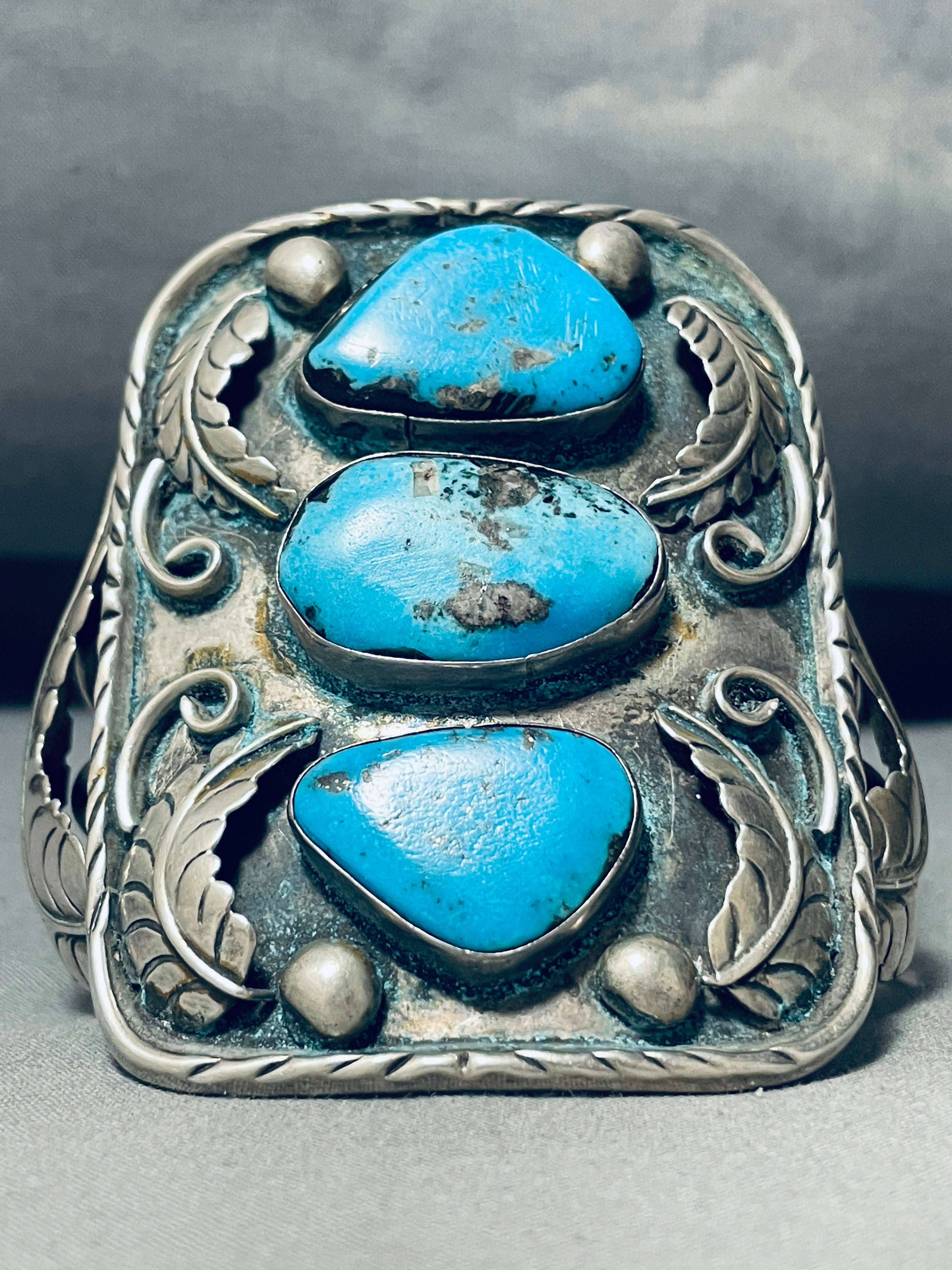 101 Gram Vintage Native American Navajo Turquoise Sterling Silver Leaf Bracelet - Handmade Southwest Jewelry for Women, Boho Chic Accessory for Casual Wear & Special Occasions