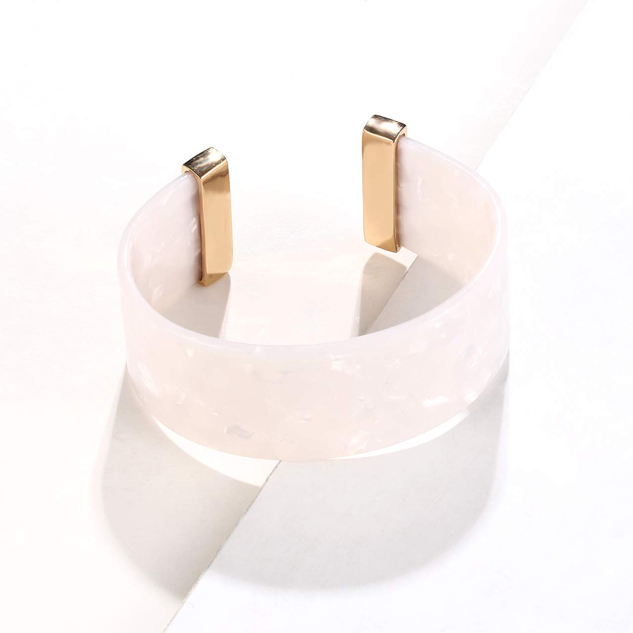 Stylish Acrylic Resin Tortoise Wide Cuff Bangles for Women - Adjustable Open Bangle Bracelet with Leopard Print - Perfect for Casual Wear, Parties & Fashion Accessories