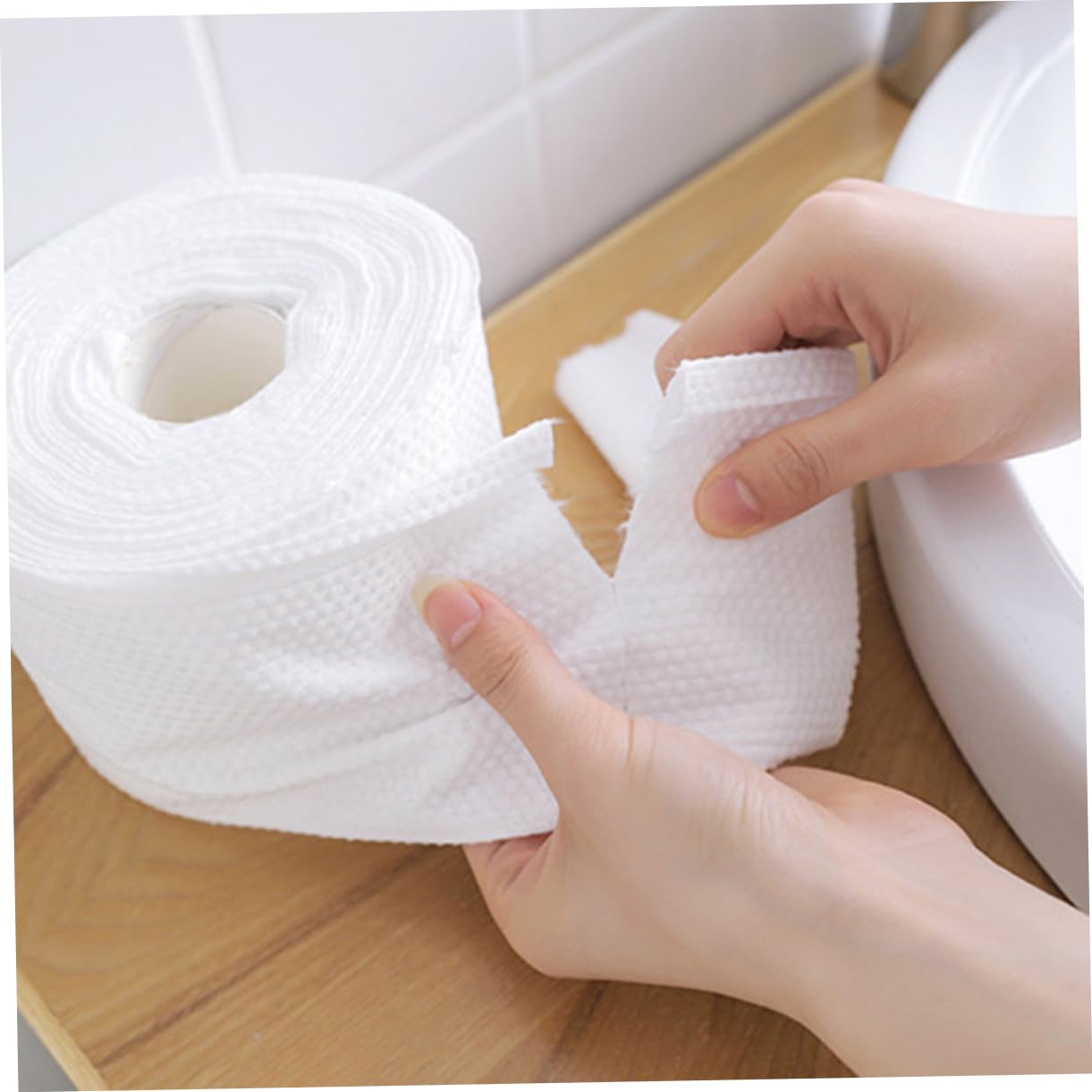Minkissy Disposable Face Towels - Soft & Absorbent Cotton Pads for Women, Gentle Makeup Remover Wipes & Daily Facial Cleansing - Ideal for Skincare, Travel & Gym Use (White, 100 Count)