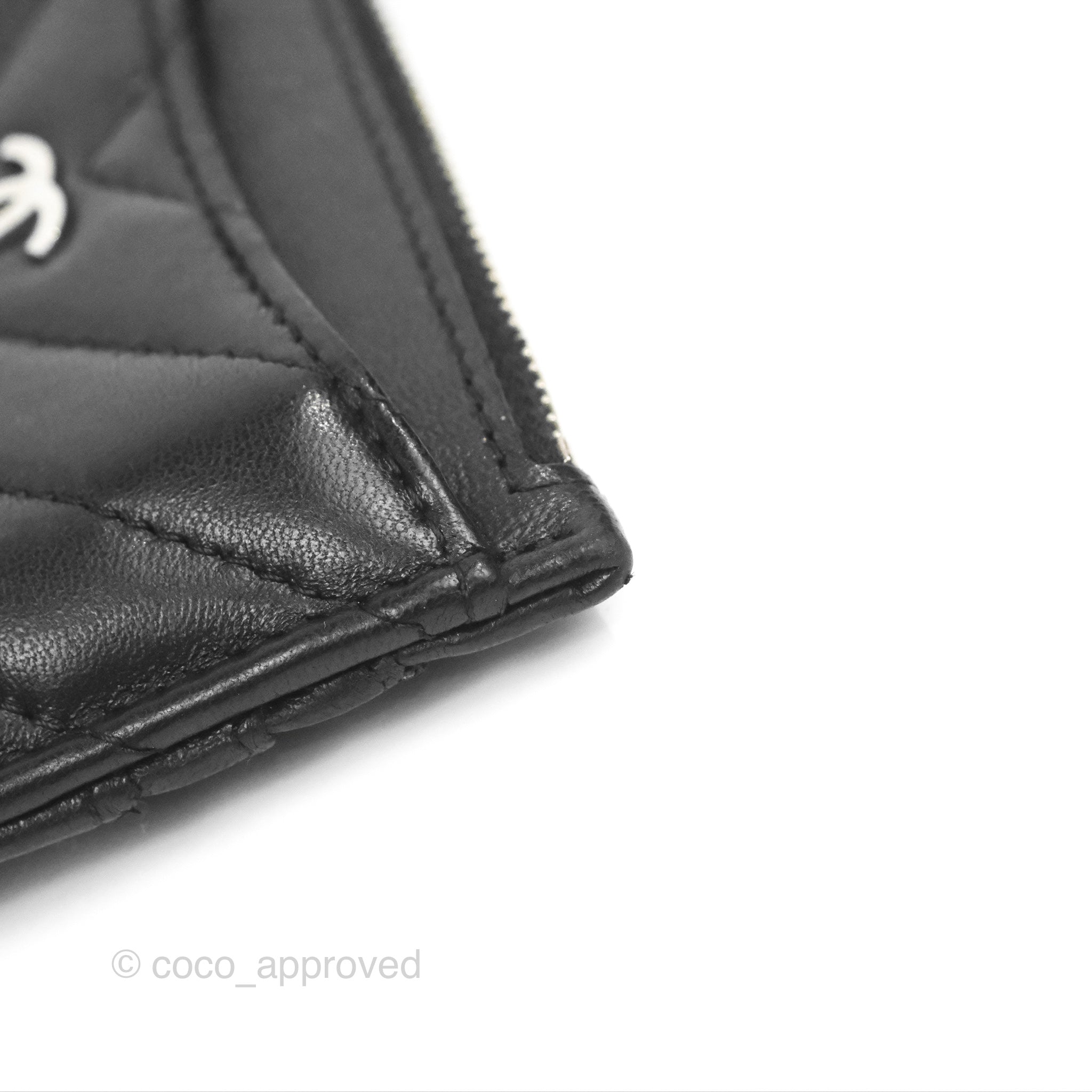 Chanel Chevron CC Zipped Card Holder in Black Lambskin with Silver Hardware - Luxury Compact Wallet for Everyday Use & Travel Essentials