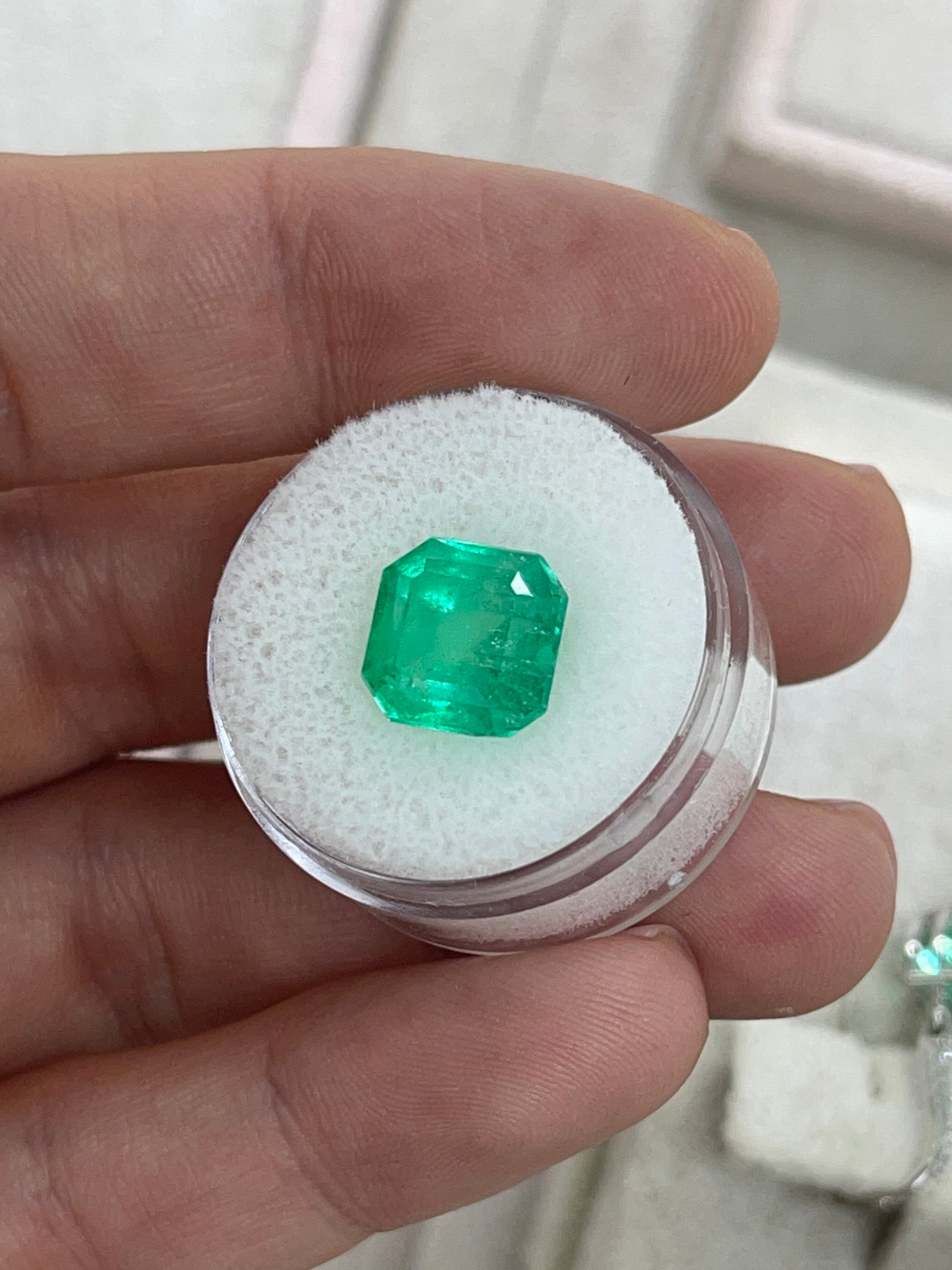 5.57 Carat 10x10mm Medium Yellowish Loose Colombian Emerald Asscher Cut Gemstone for Jewelry Making, Engagement Rings & Luxury Gifts
