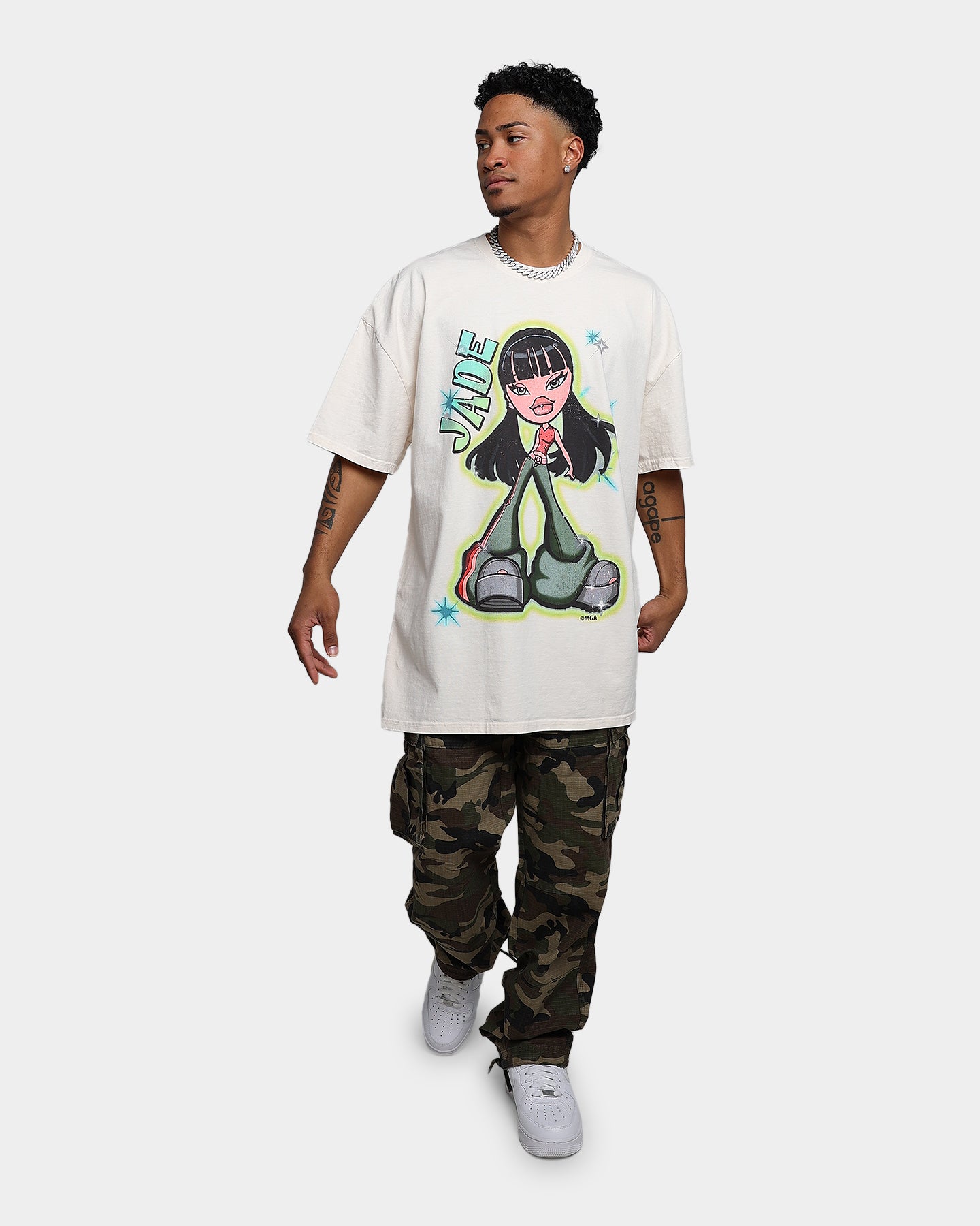 Bratz Jade Vintage Heavyweight T-Shirt - Off White | Retro Graphic Tee for Women | Perfect for Casual Wear, Street Style & 90s Fashion Lovers