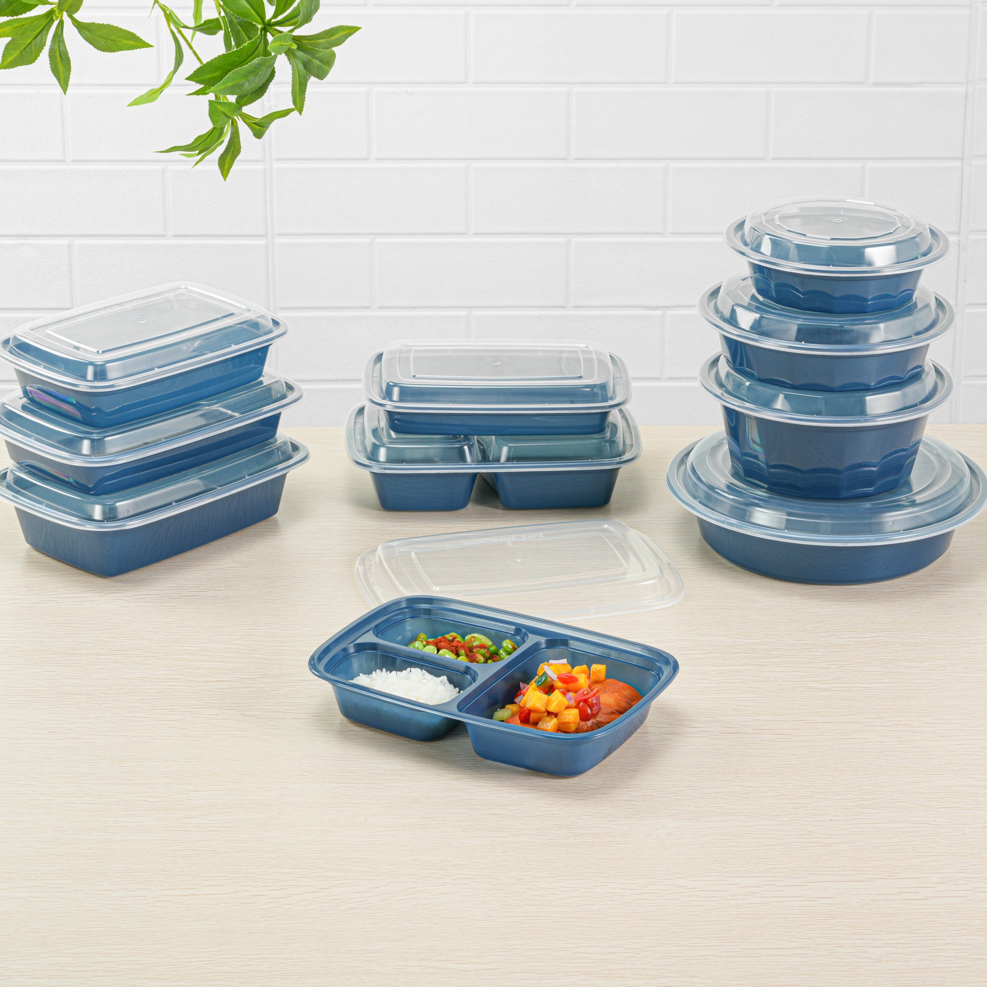 Asporto 26 oz 3-Compartment Plastic Food Storage Containers with Clear Lids - Microwave Safe, BPA Free (8.75