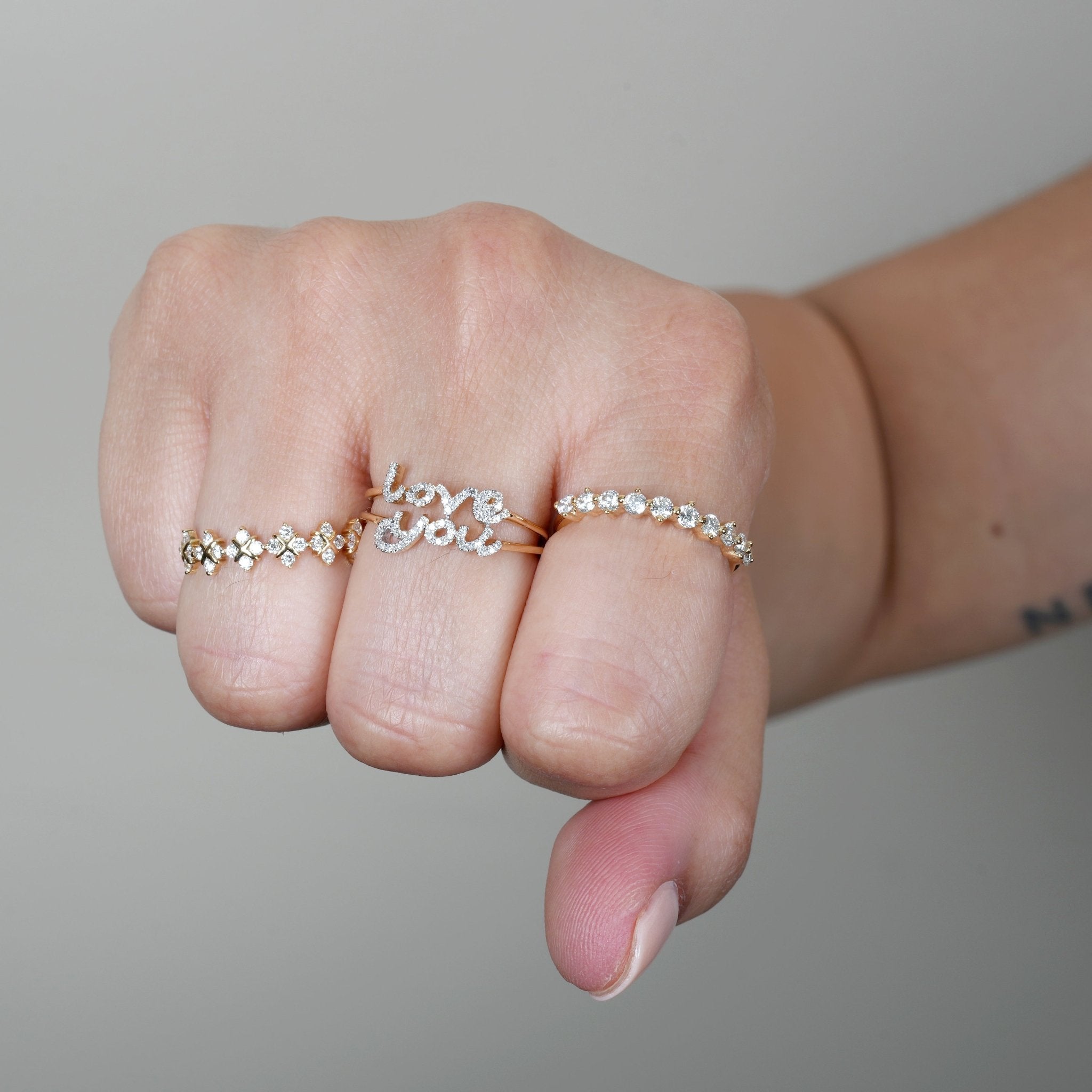 14K Yellow Gold Diamond Clover Criss Cross Eternity Ring for Women - Elegant Wedding Band, Anniversary Gift, or Everyday Luxury Jewelry