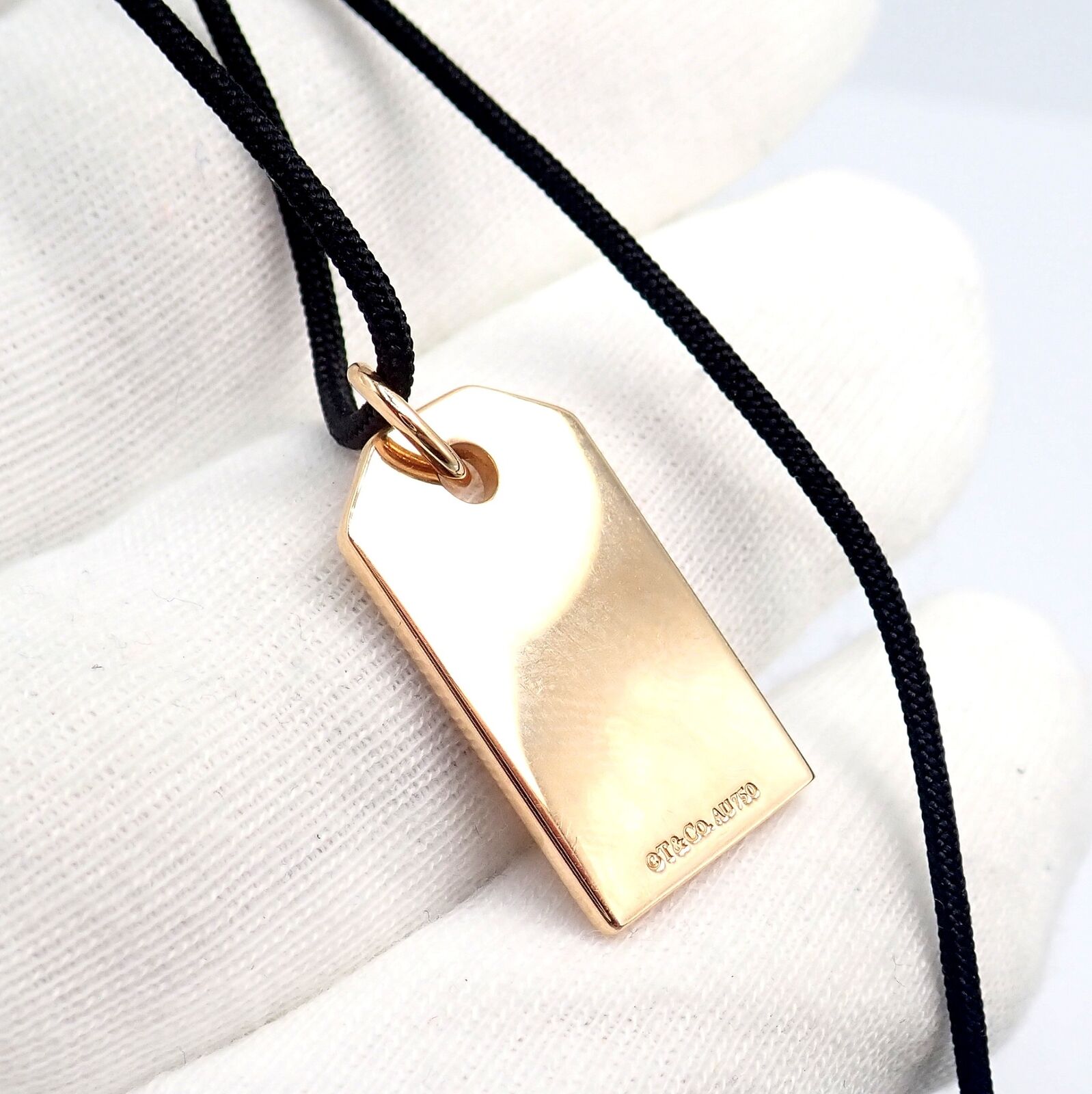 Tiffany & Co 18k Rose Gold Cat Street Tokyo Harajuku Japan Medium Necklace - Elegant Jewelry for Women, Perfect Gift for Anniversary, Birthday & Special Occasions