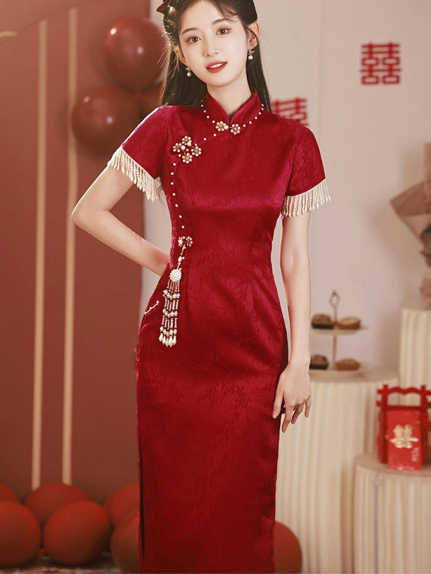 Elegant Red Jacquard Tassel Wedding Cheongsam Qipao Dress for Bride - Perfect for Traditional Chinese Ceremonies, Bridal Showers & Cultural Events