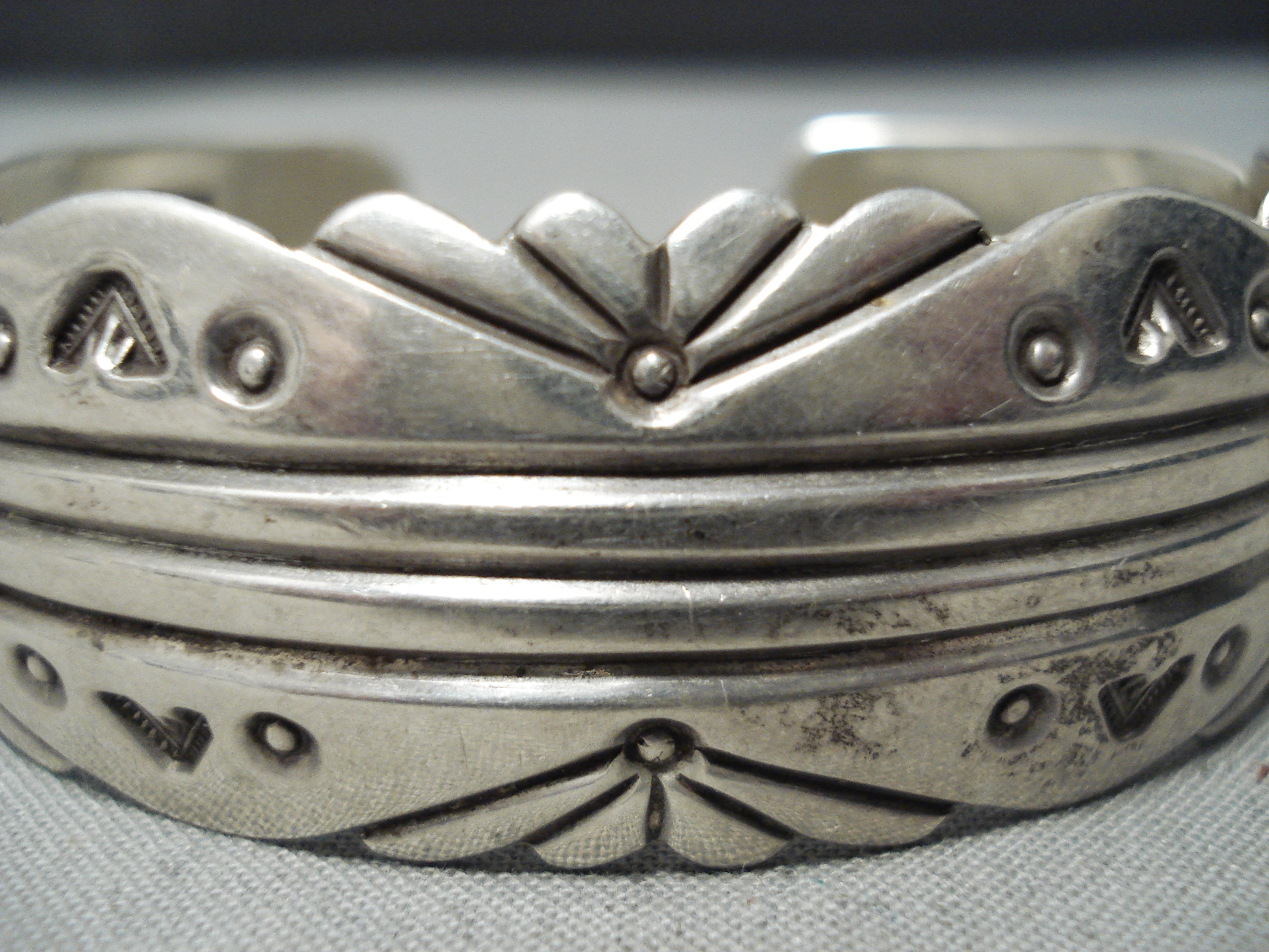 Advanced Detailed Vintage Native American Navajo Sterling Silver Segmented Bracelet
