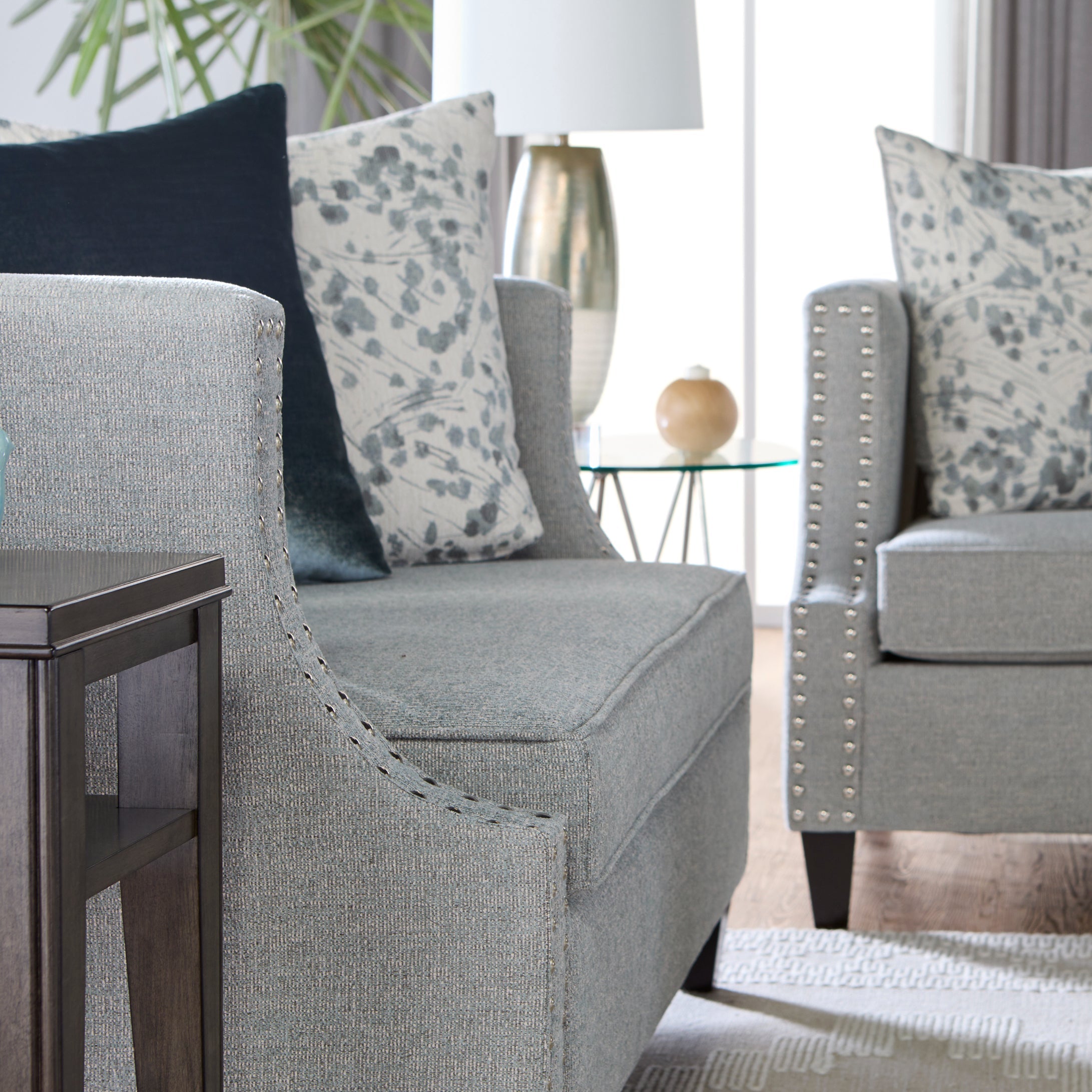 Roundhill Furniture Nari Modern Pillow Back Fabric Sofa - Contemporary Living Room Couch in Moondance Mist, Perfect for Small Spaces & Apartment Decor