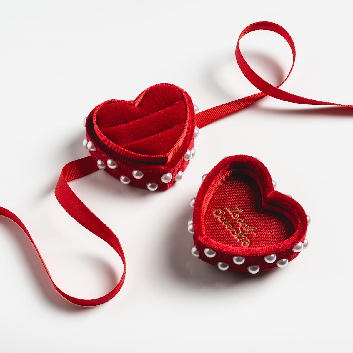 Heart Shaped Velvet Jewelry Box for Rings - Elegant Pearl Wedding Ring Holder, Perfect for Engagement, Proposal & Anniversary Gifts