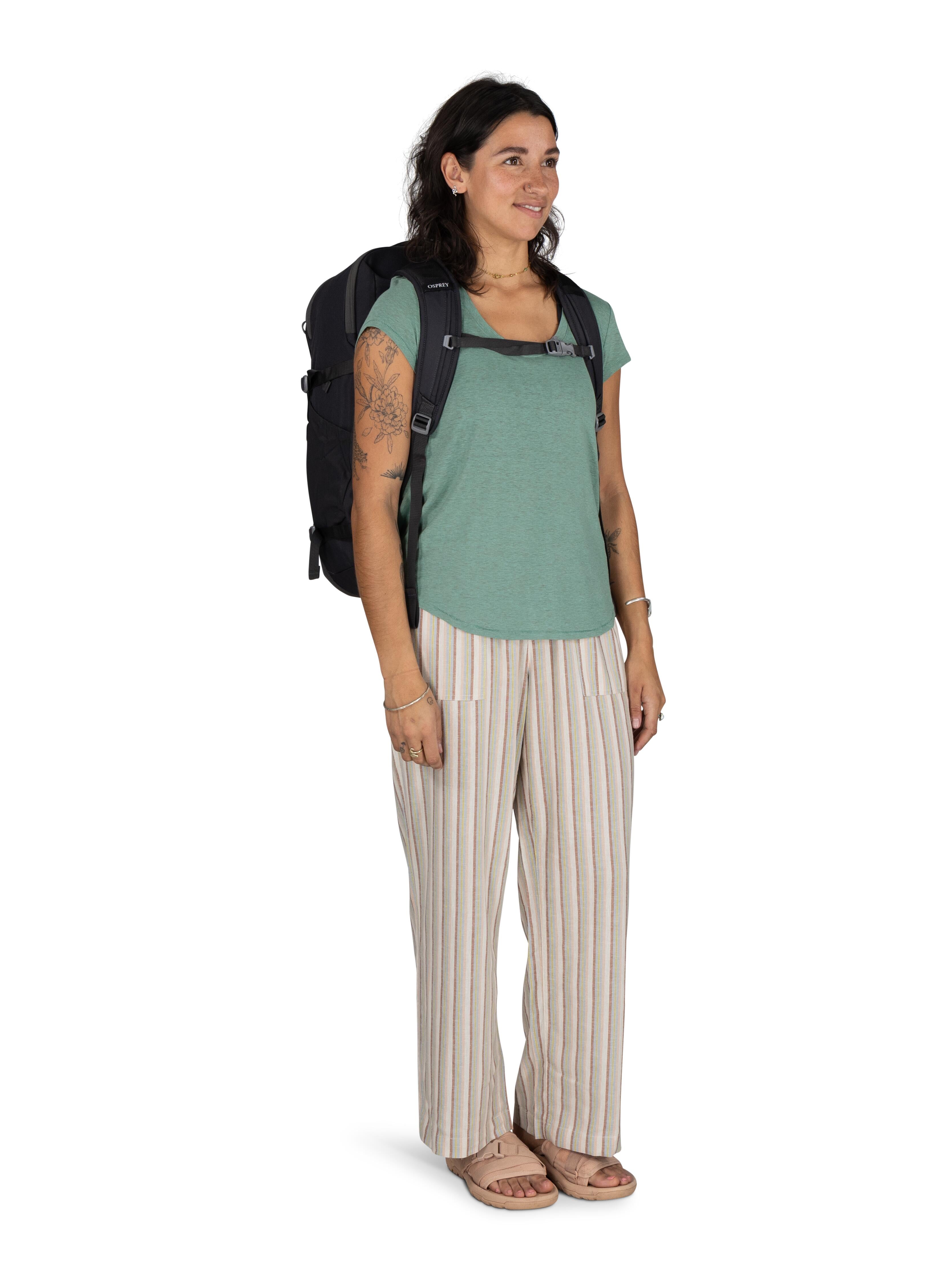 Osprey Daylite Carry On Travel Pack 44 - Lightweight Hiking Backpack for Men & Women - Perfect for Air Travel, Camping & Outdoor Adventures