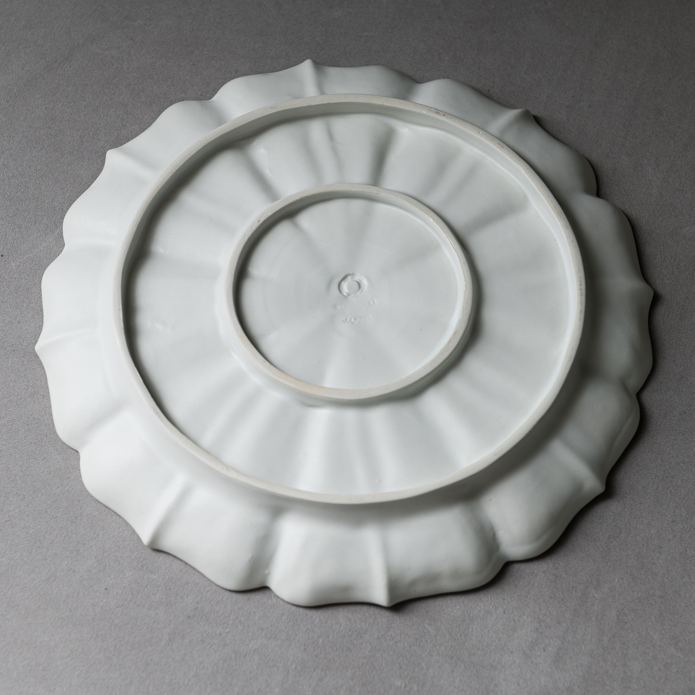 USUKIYAKI Ryoka Handmade Ceramic Plate Set - 2 Sizes (Small & Large) | Authentic Japanese Stoneware for Sushi, Sashimi & Home Decor