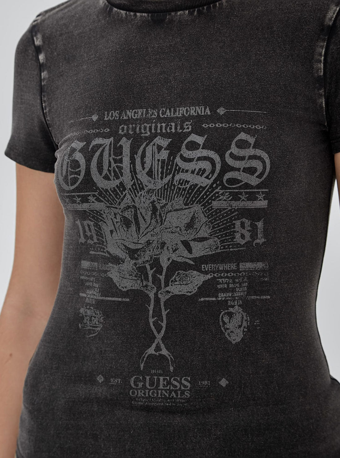 Guess Originals Black T-Shirt for Men - Classic Crewneck Cotton Tee - Casual & Streetwear Style - Perfect for Everyday Wear, Outings, and Layering