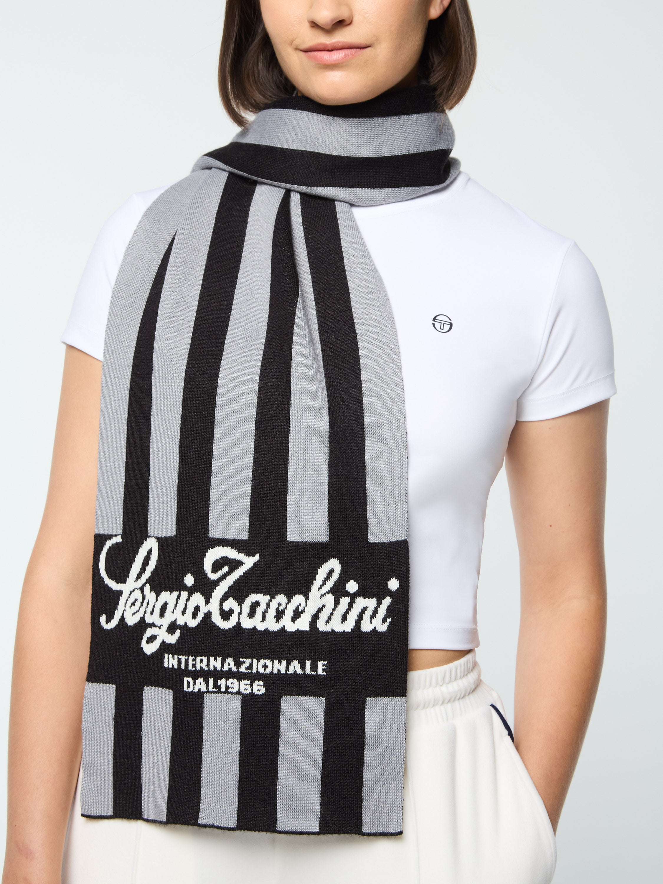 Gioco Jacquard Scarf - Black Beauty Luxury Woven Wrap for Women | Perfect for Winter Fashion, Office Elegance & Gift Giving
