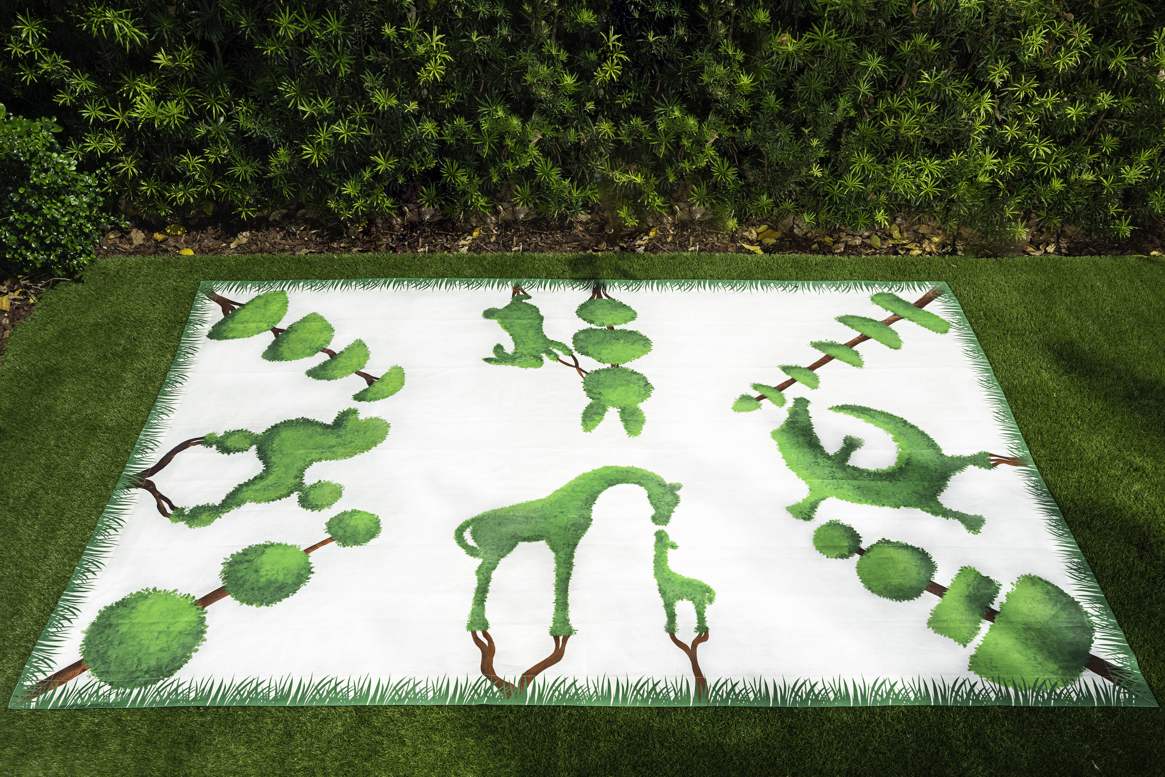 Premium Animal Topiary Tablecloth - 100% Italian Linen for Elegant Dining & Home Decor - Perfect for Weddings, Parties, and Special Occasions