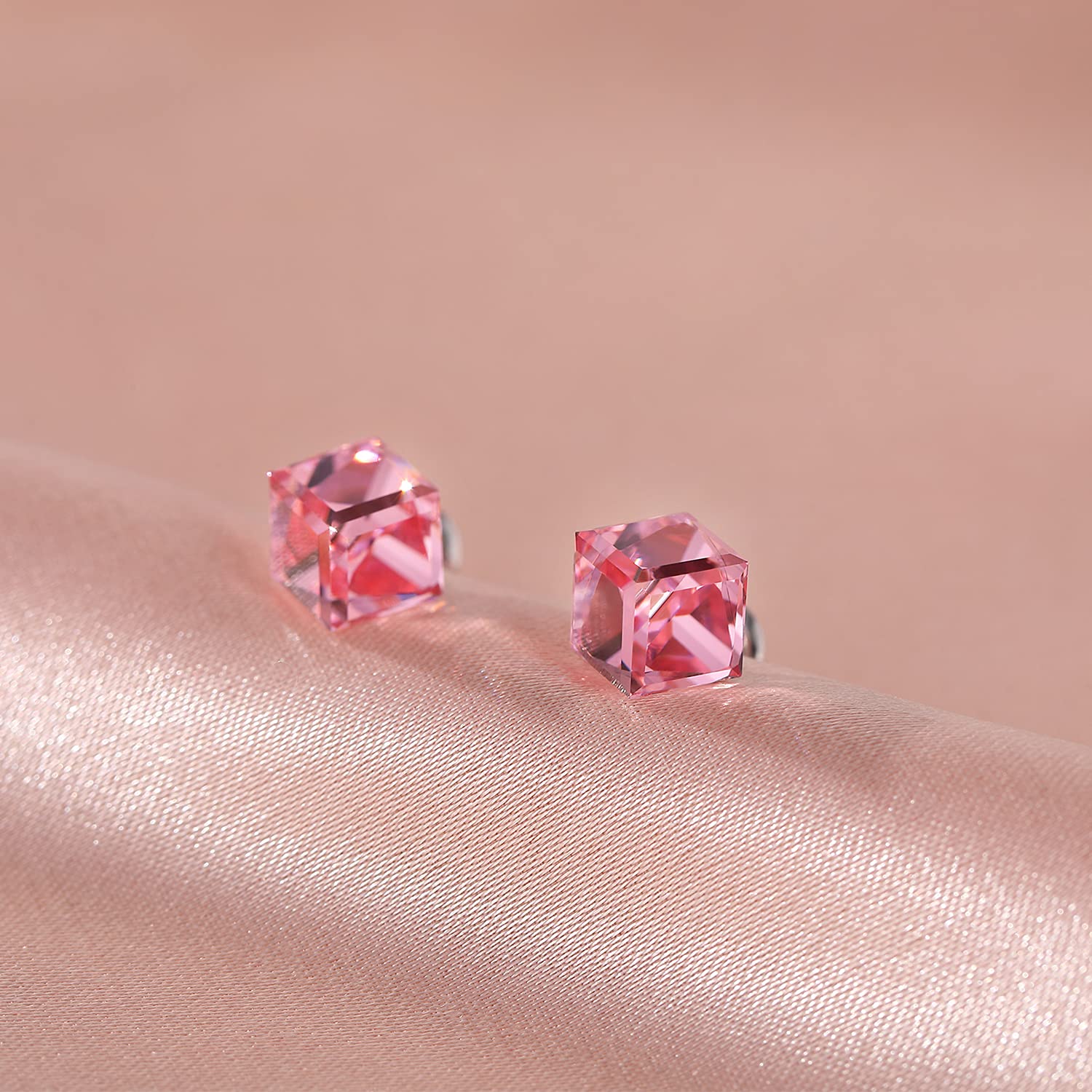Sparkle Crystal Stud Earrings for Women & Men - 925 Sterling Silver Austrian Crystal Earrings | Hypoallergenic Jewelry Gift for Birthday, Anniversary & Special Occasions