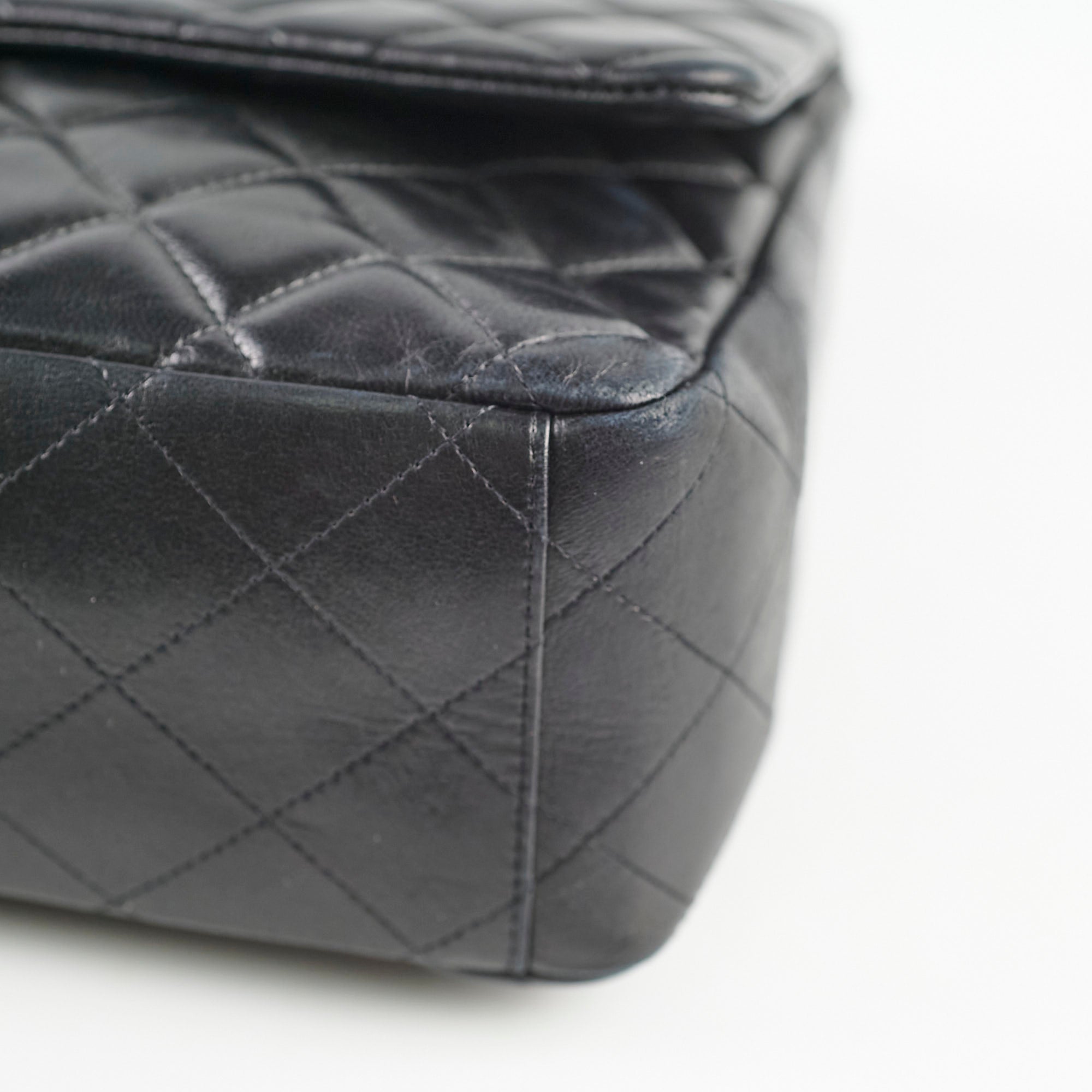 Chanel Single Flap Maxi Black Lambskin Leather Handbag for Women - Luxury Designer Shoulder Bag for Work, Party & Evening Out