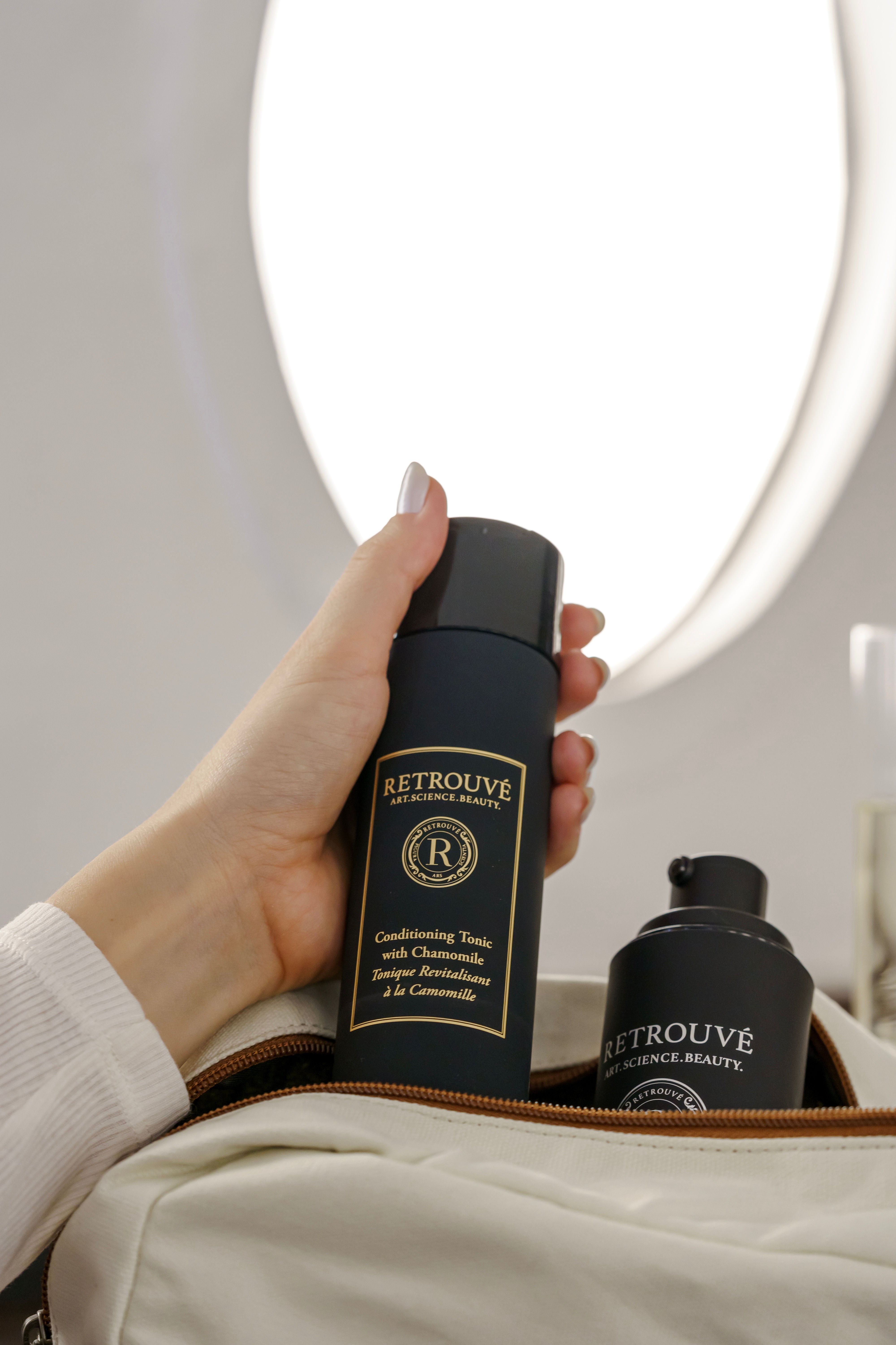 Chamomile Conditioning Tonic for Hair - Hydrating & Soothing Scalp Treatment for Dry, Damaged Hair - Perfect for Daily Hair Care & Post-Color Treatment