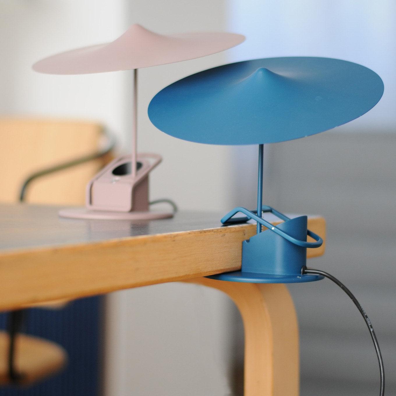 Modern Ile Table Lamp - Stylish LED Bedside Lamp for Bedroom, Living Room & Office - Adjustable Brightness & Warm White Light - Perfect for Reading, Relaxing & Decor