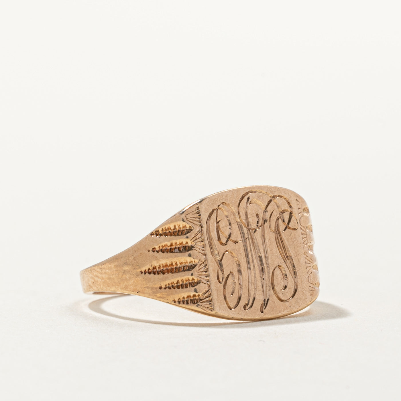 10K Yellow Gold 'LMG' Initial Signet Ring for Men & Women - Size 5.5 - Personalized Monogram Jewelry Gift for Birthday, Anniversary & Special Occasions