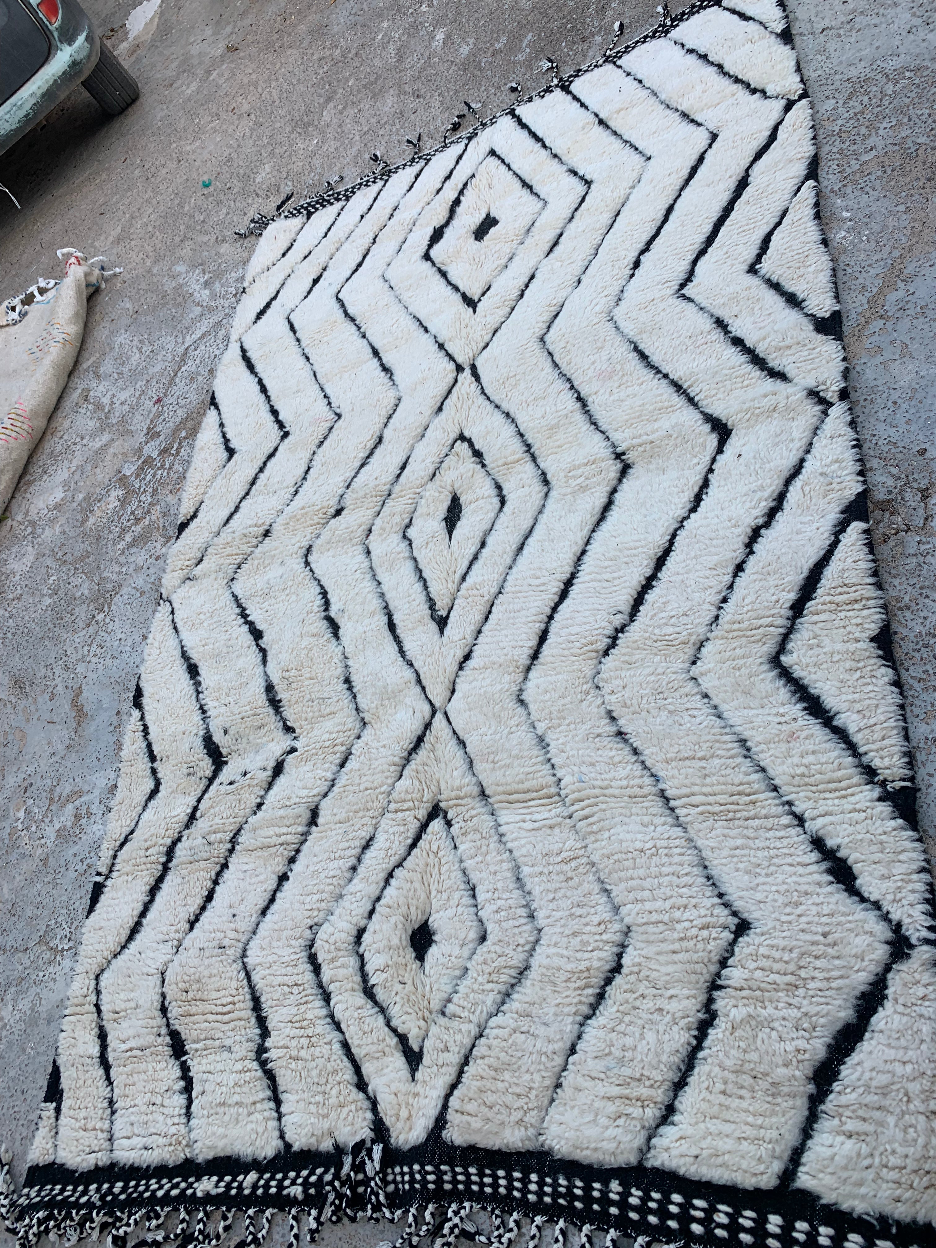 Handmade Vintage Moroccan Berber Rug - Large White Wool Carpet for Boho Living Room, Bedroom & Home Decor