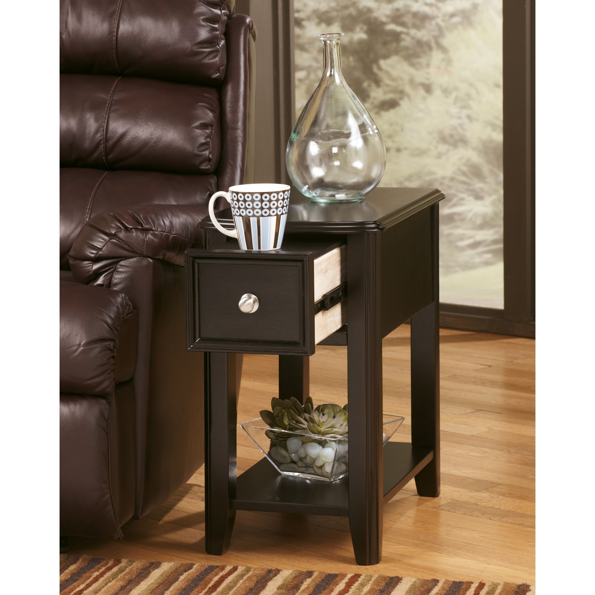 Breegin Black Chairside Table - Small Side Table for Living Room, Bedroom, or Office - Compact End Table with Modern Design for Coffee, Books, and Decor